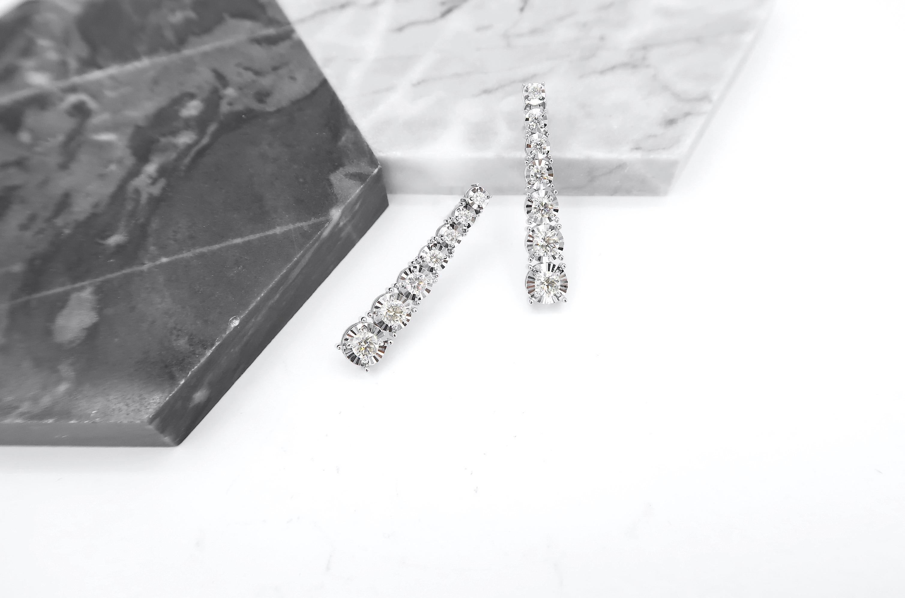 Contemporary Enlarging Effect Ascending Size Diamond Earrings in 18 Karat White Gold For Sale