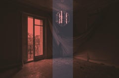 Sculpture lumineuse suspendue en laiton contemporaine géométrique et bois brutaliste BRAVE