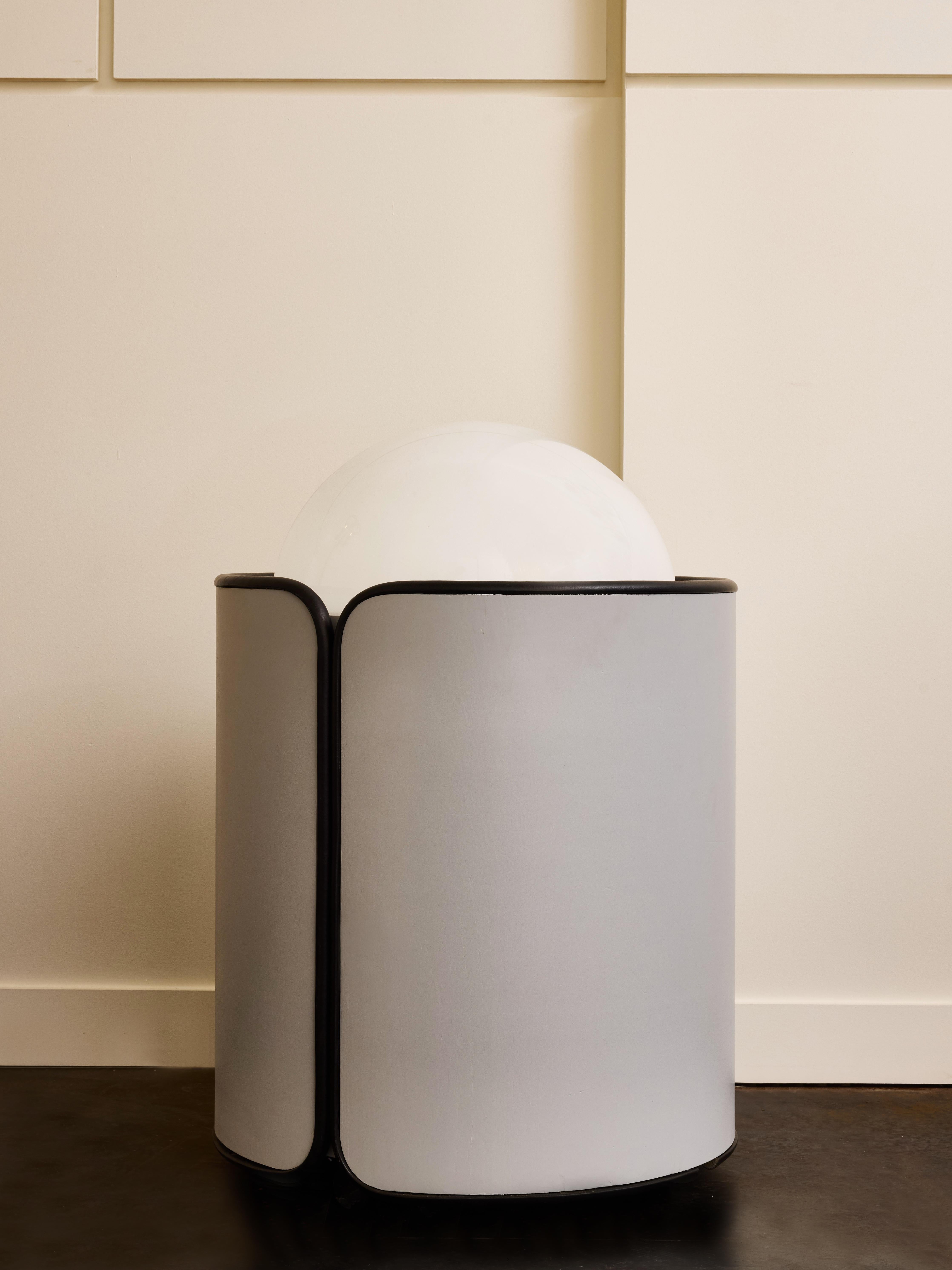 Fine XX secolo Enlighten Dry Bar in Wood e plexiglass in vendita