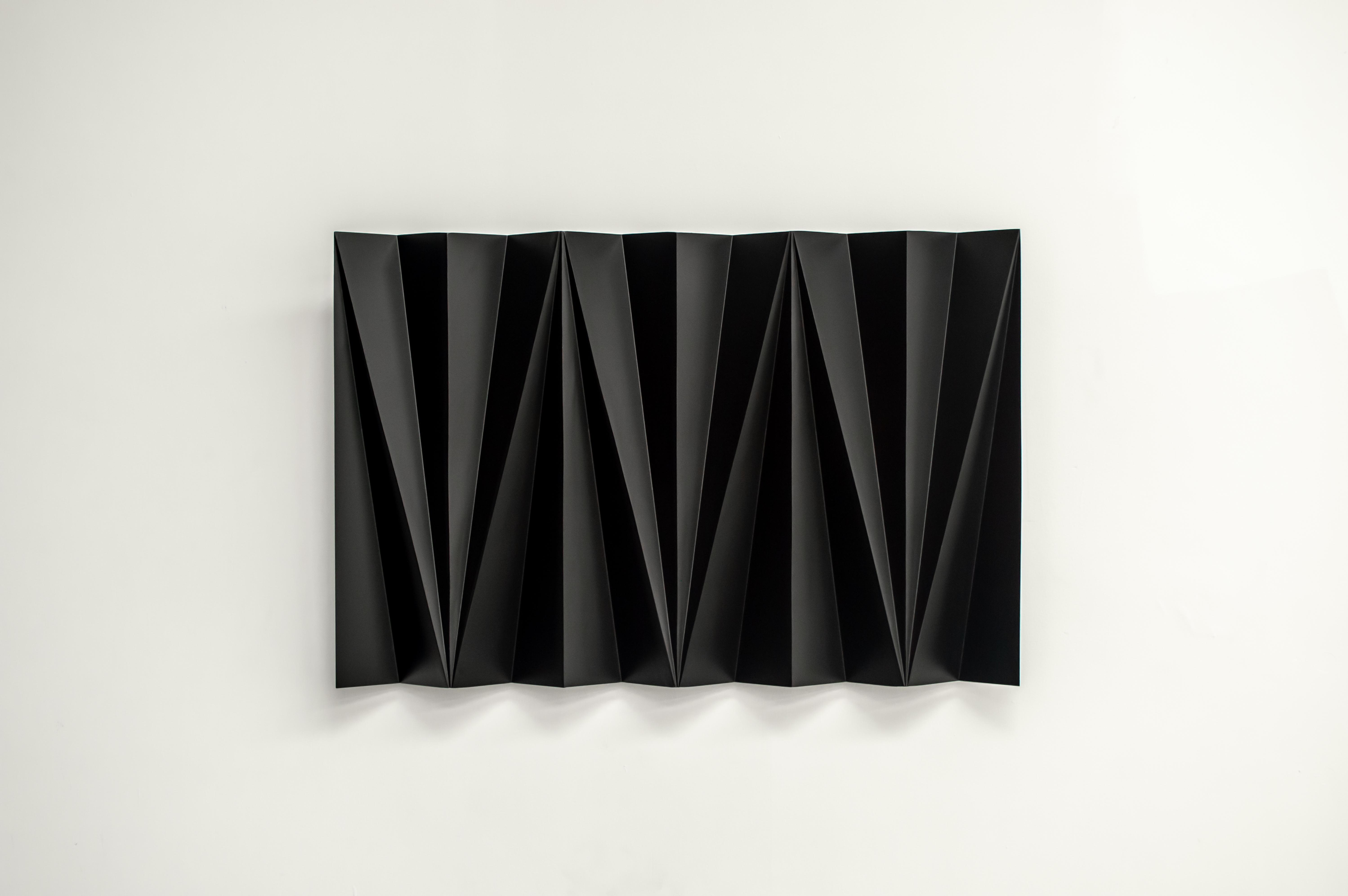 CADENCIA - Escultura geométrica de pared con motivos rítmicos - Abstract Sculpture Beige de ENNAIA