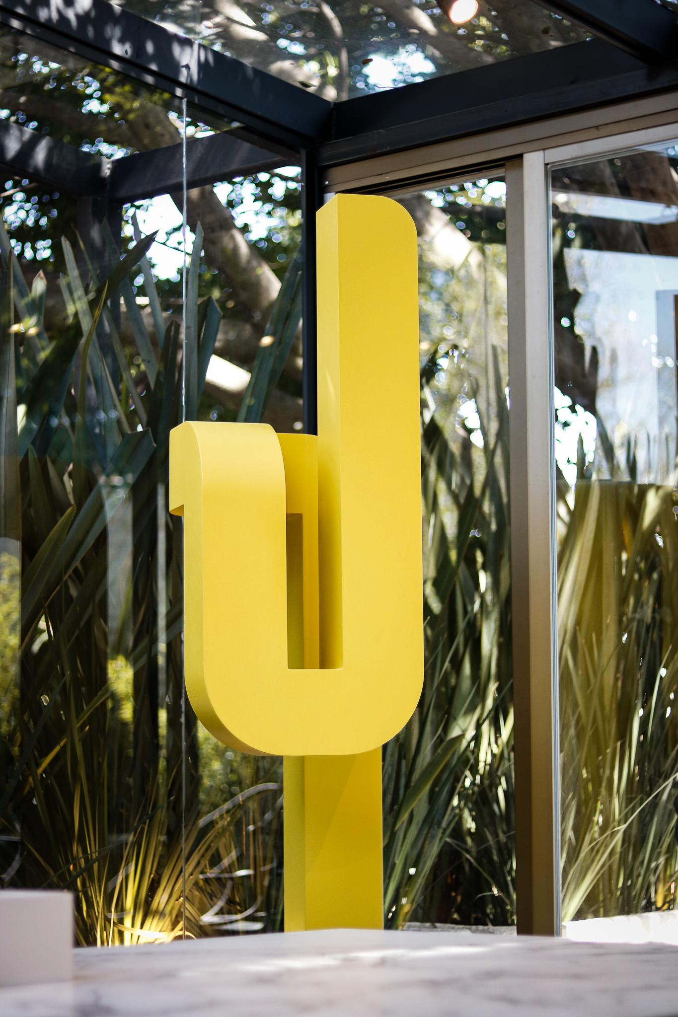 LEBEN - Asymmetrical organic standing sculpture For Sale 3