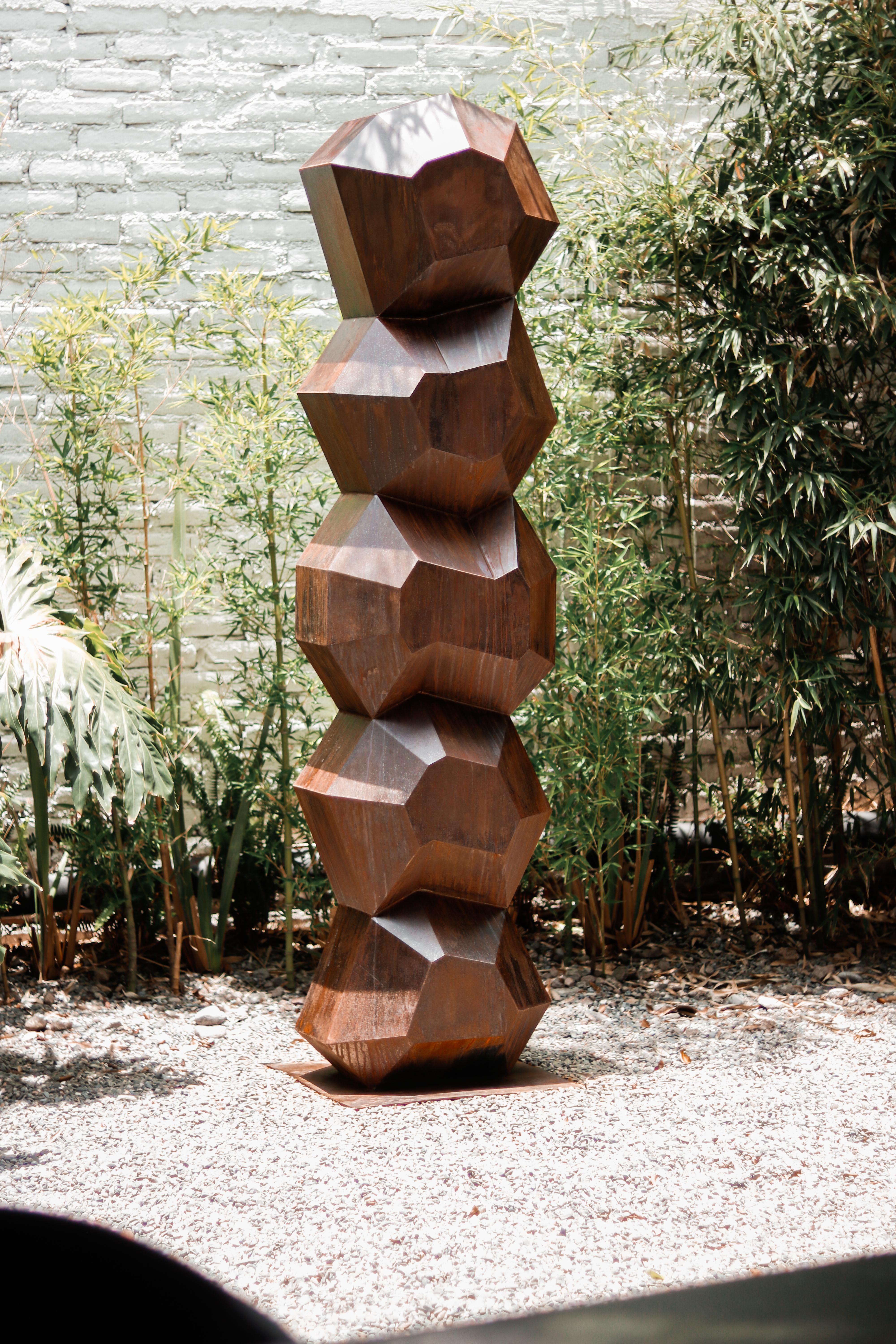 ENNAIA Abstract Sculpture - ONIX - Outdoor collectionable standing sculpture