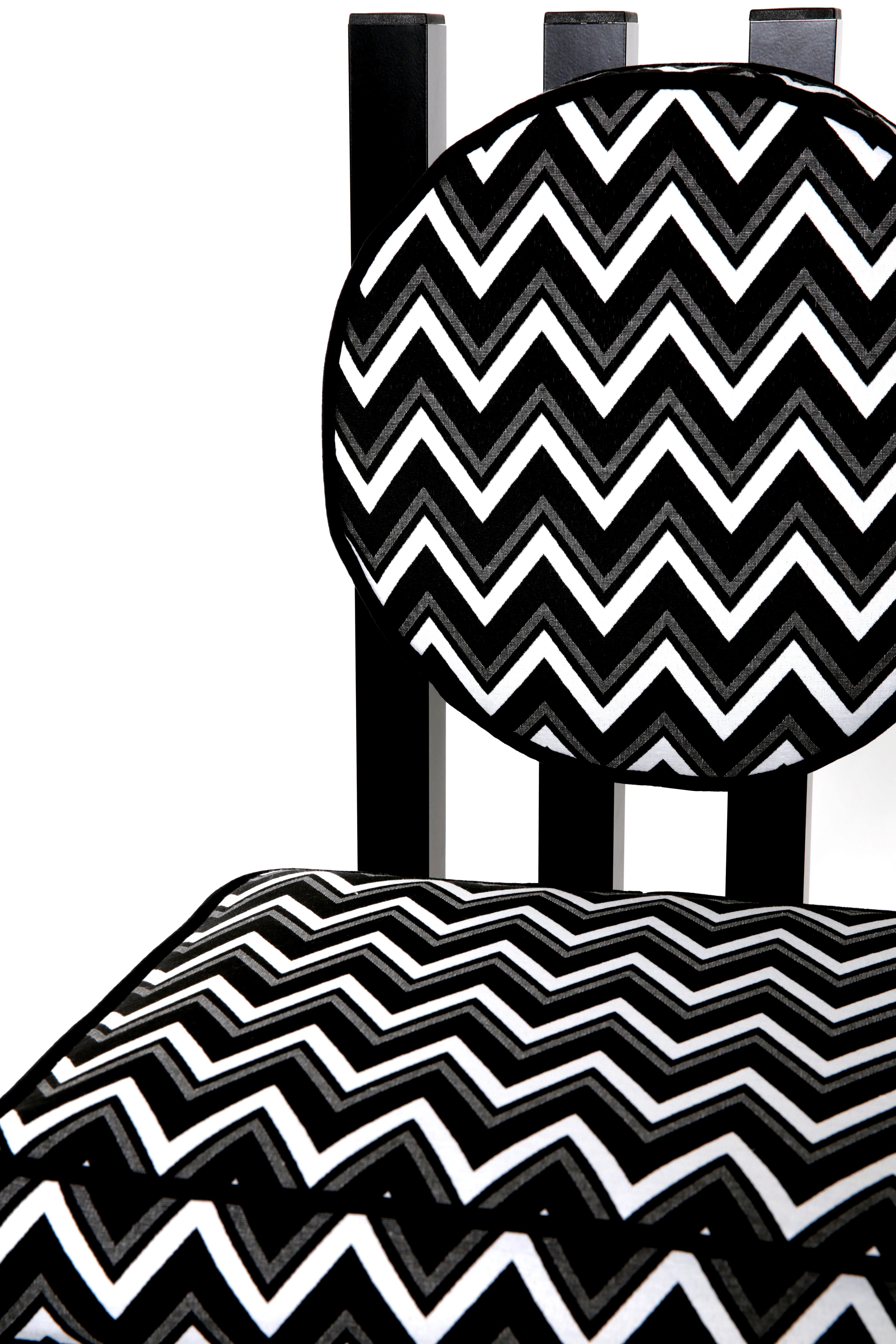 Modern Ennesima, contemporary chair by Studio Greca, Black Aluminium, Zigzag Fabric For Sale
