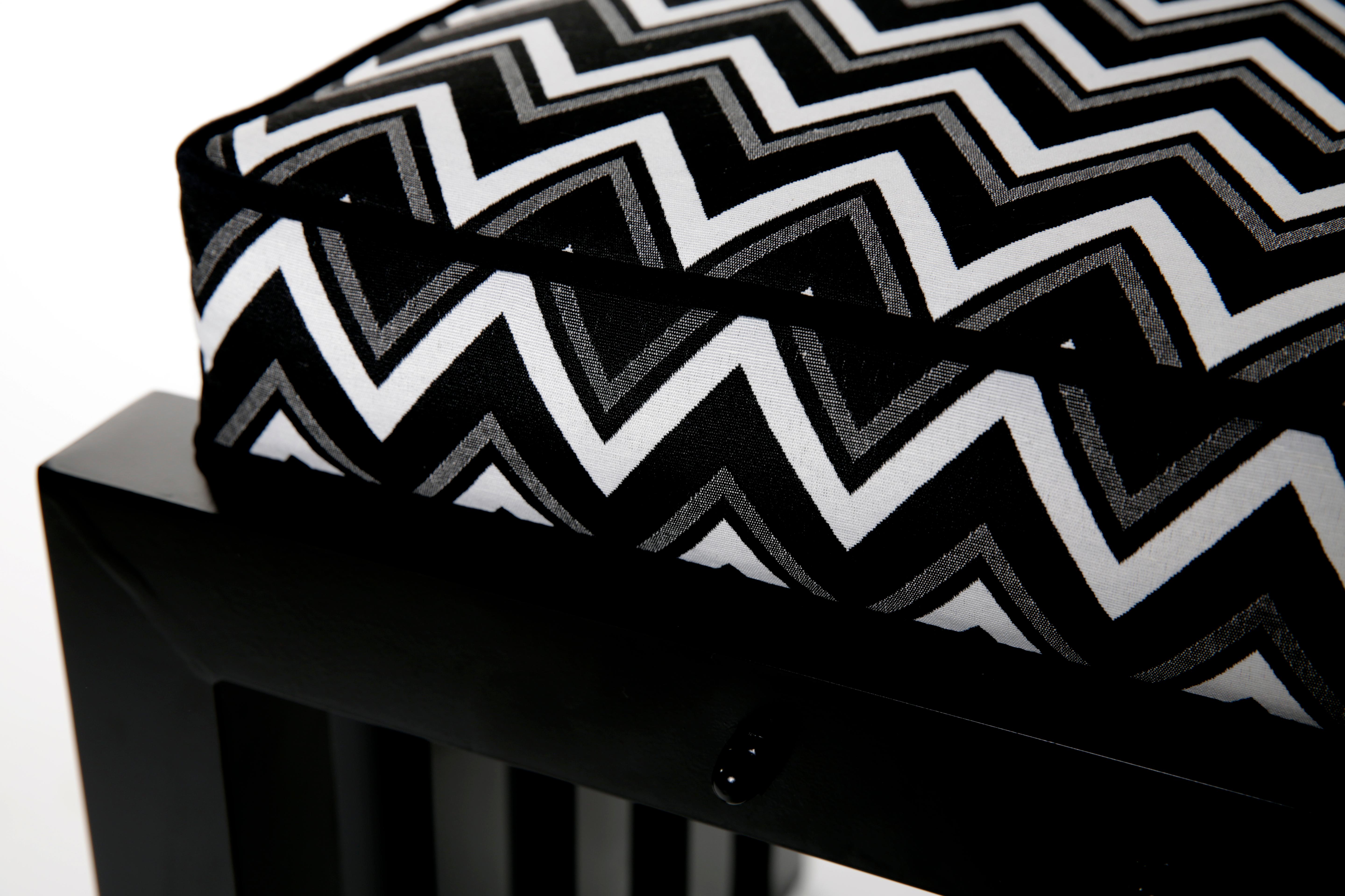 Italian Ennesima, contemporary chair by Studio Greca, Black Aluminium, Zigzag Fabric For Sale