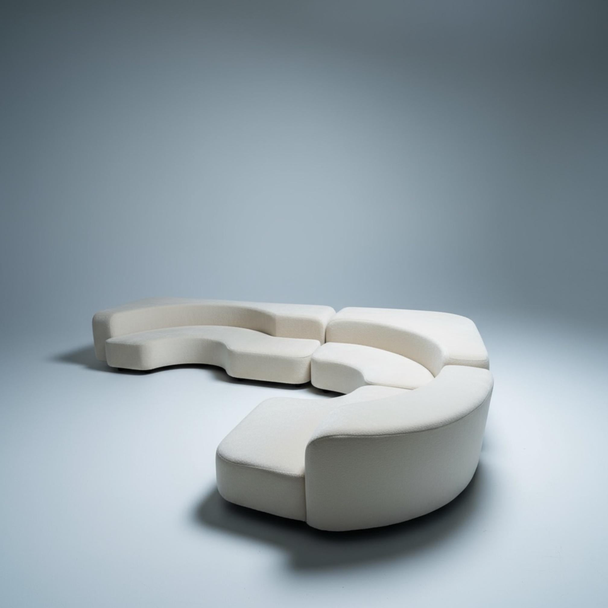 Ère spatiale Canapé Ennio Chiggio, environ one , Nikol international , laine d'alpaga Italie années 70 en vente