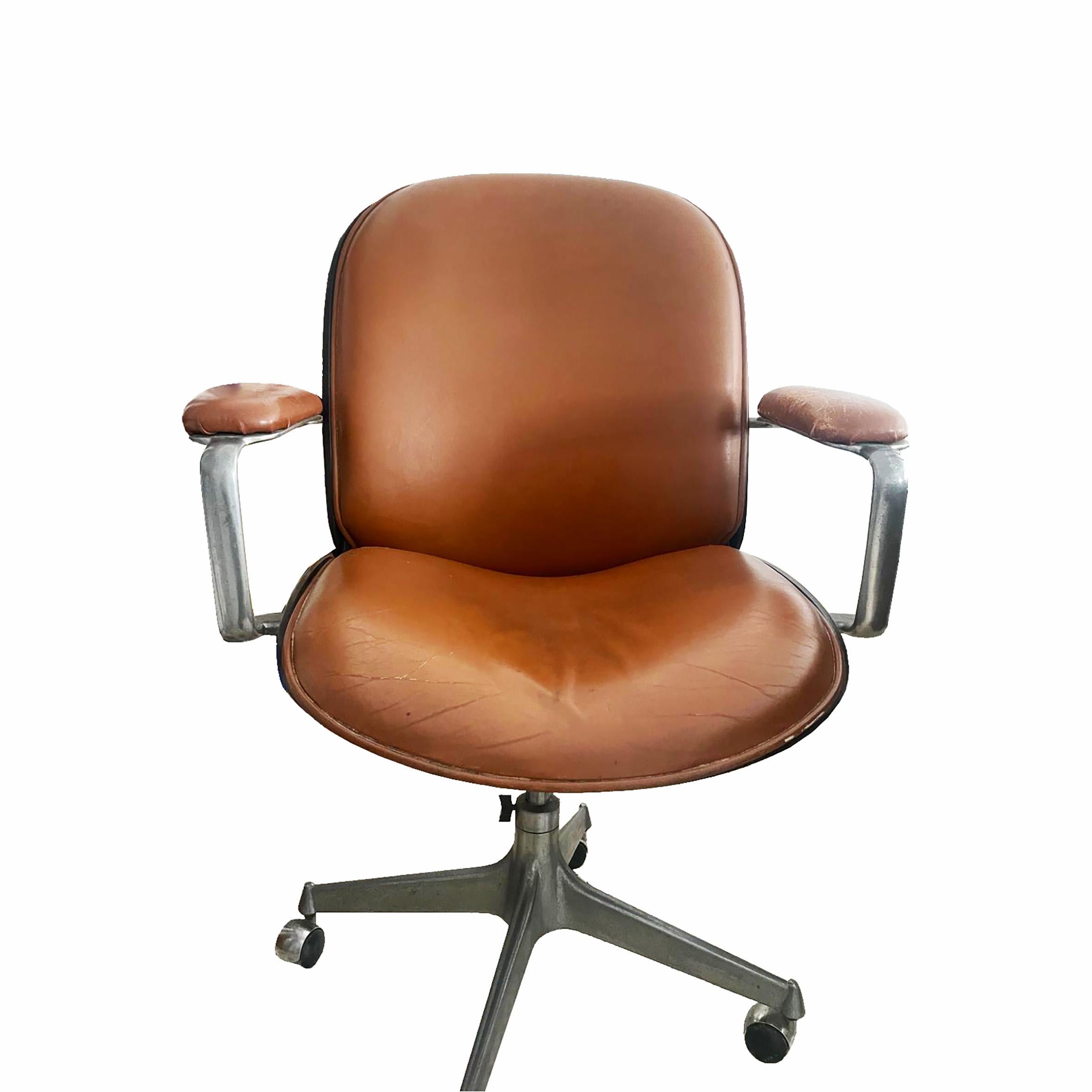 Milieu du XXe siècle Ennio Fazioli, Terni, Office Desk & Armchair, MiM, 1960s en vente