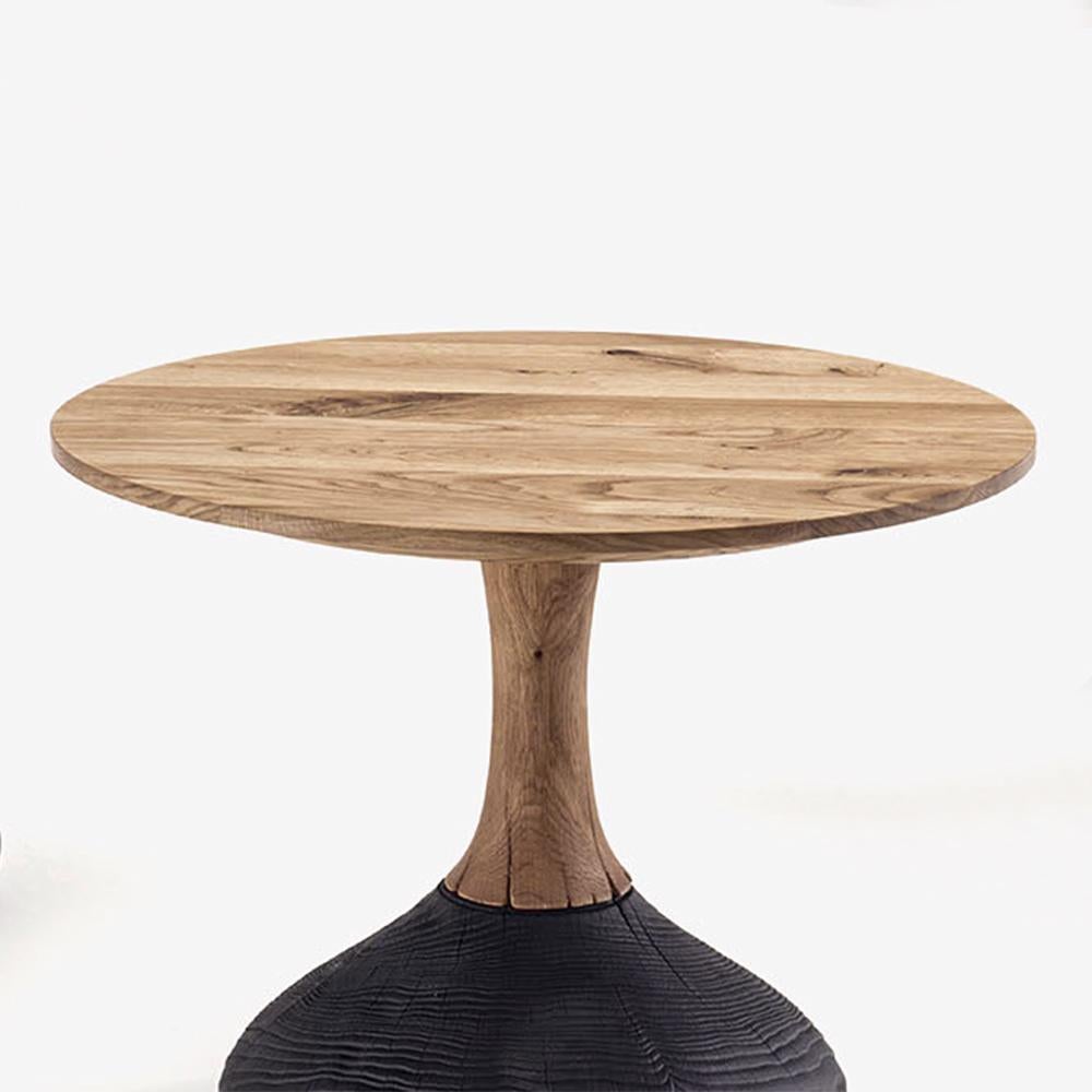 Side table ennio small round all in solid.
Oak wood and with burnt oak wood base.