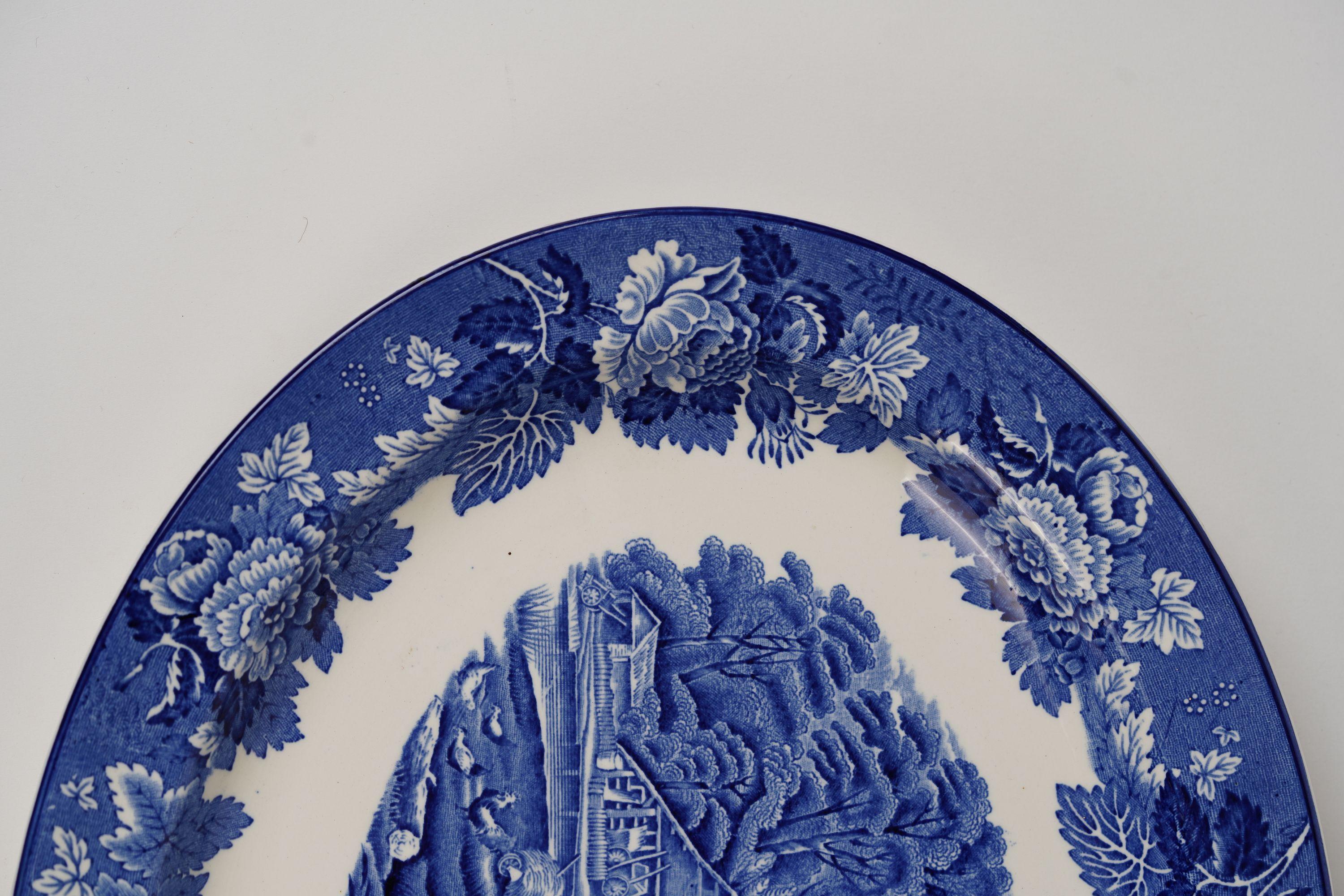 Vernissé Plat décoratif anglais bleu et blanc d'Enoch Wood, Angleterre en vente