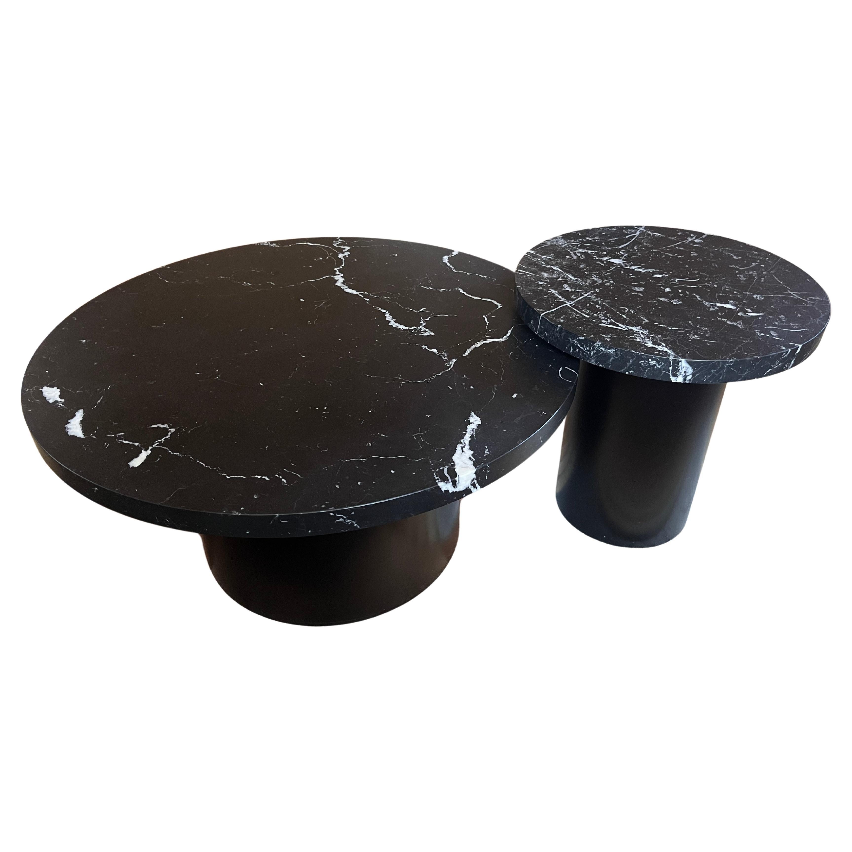Enoki Set de Dos Mesas con Tablero de Mármol Negro by Philipp Mainzer in Stock