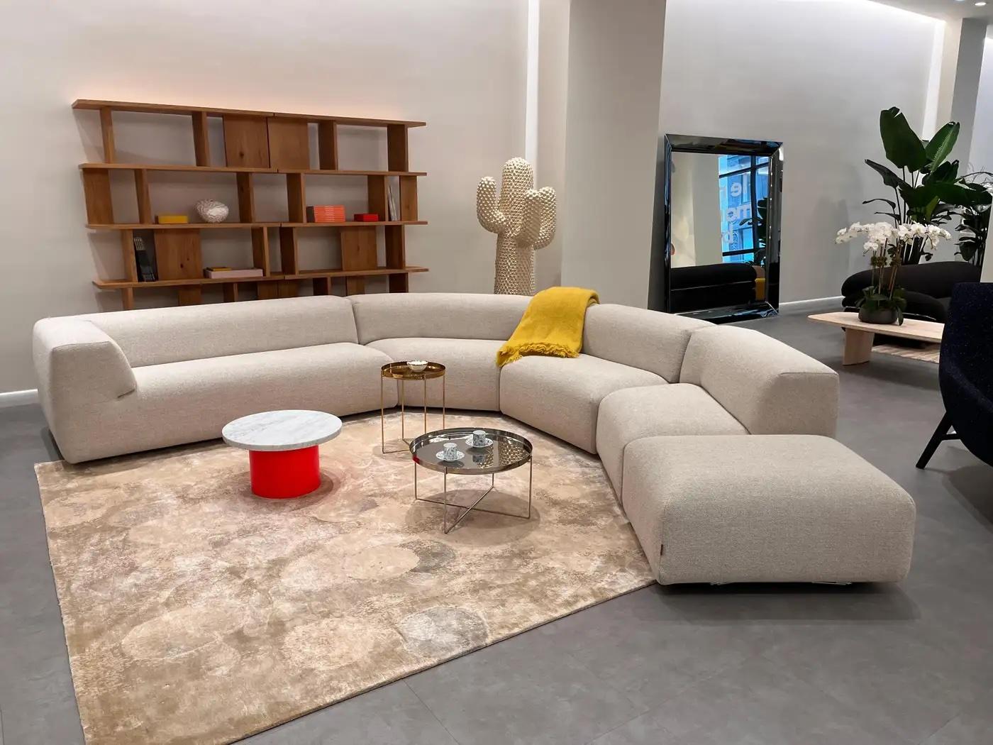 Mesa auxiliar con tapa de mármol blanco Enoki de Philipp Mainzer en Stock en Excelente estado para la venta en New York, NY