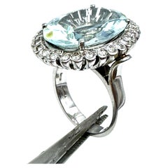Enorme anello con acquamarina e diamanti