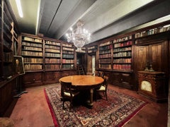 Enorme Biblioteca completa di porte e disposta su quattro lati in pioppo, Italia