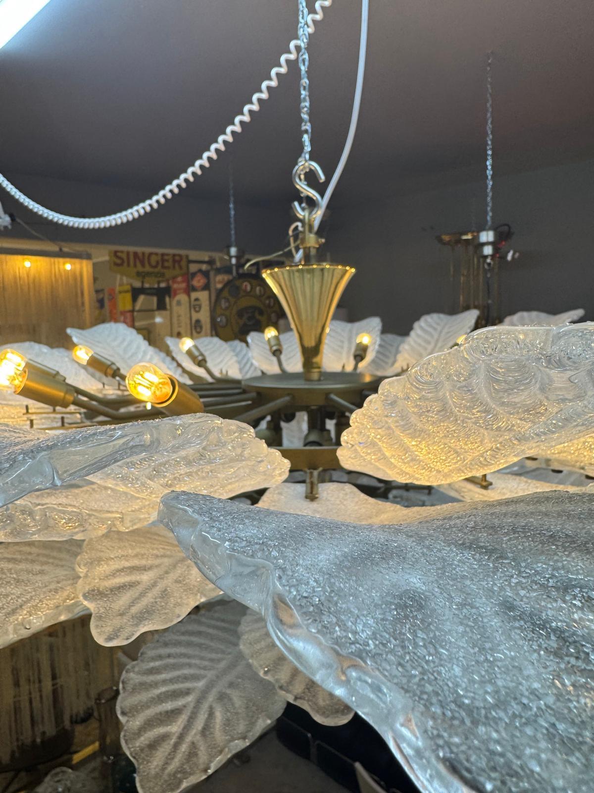 Italian Huge Murano glass chandelier from the 1970s For Sale