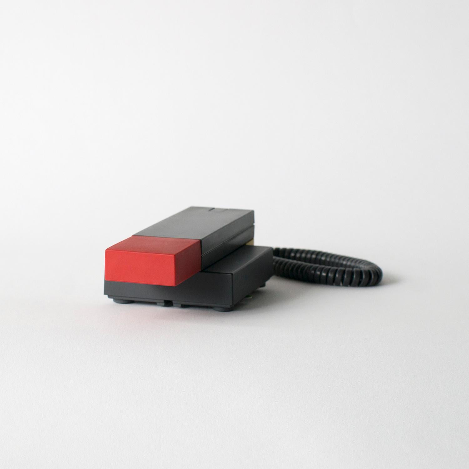 Enorme Telephone Ettore Sottsass Postmodern In Excellent Condition For Sale In Shibuya-ku, Tokyo