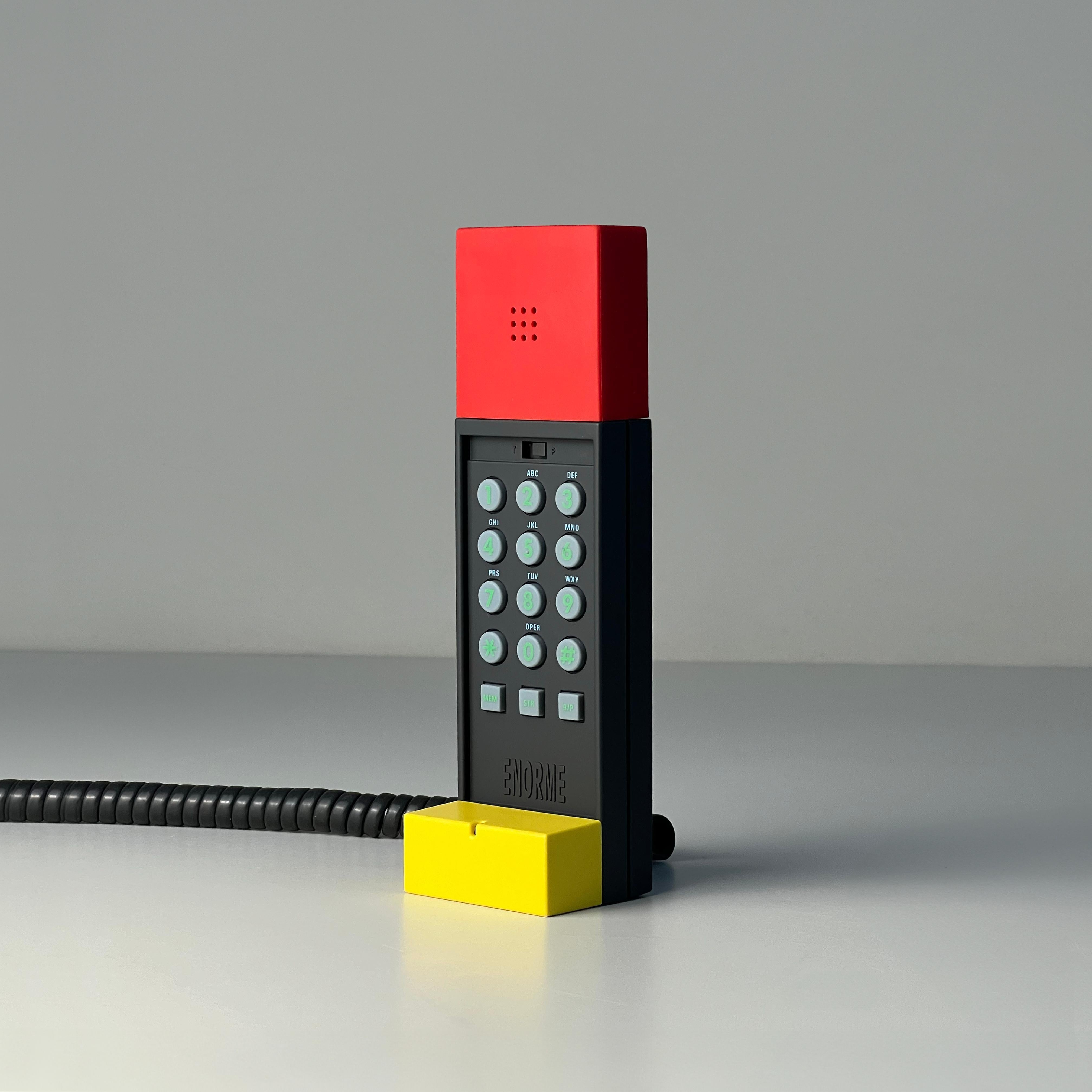 Enorme Telephone Handset designed by Ettore Sottsass for Brondi, Italy 1986 In Excellent Condition In Milano, IT