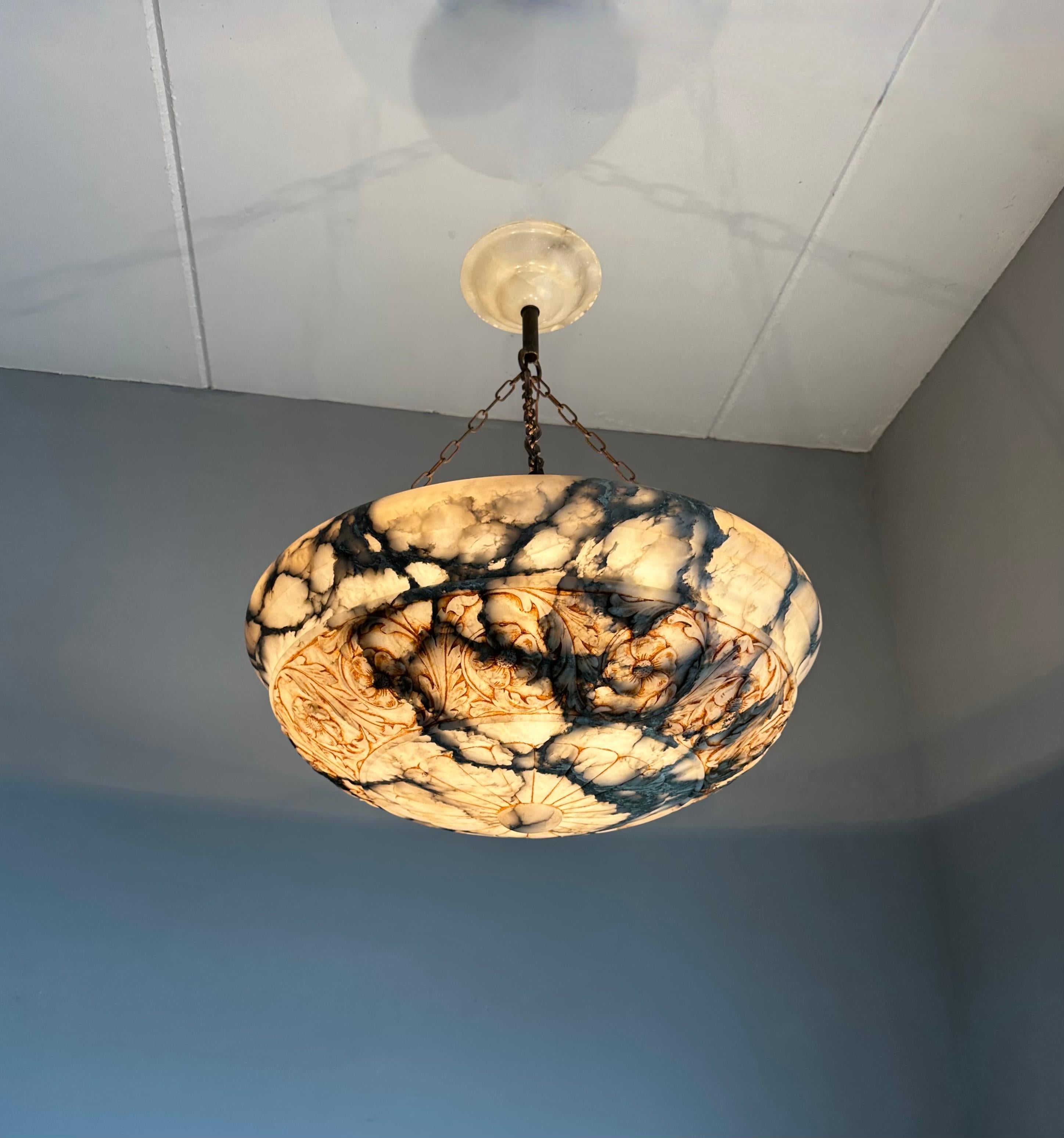 Enormous 25.2Ø Hand Carved Antique Alabaster Floral Pendant / Chandelier 1910s en vente 2