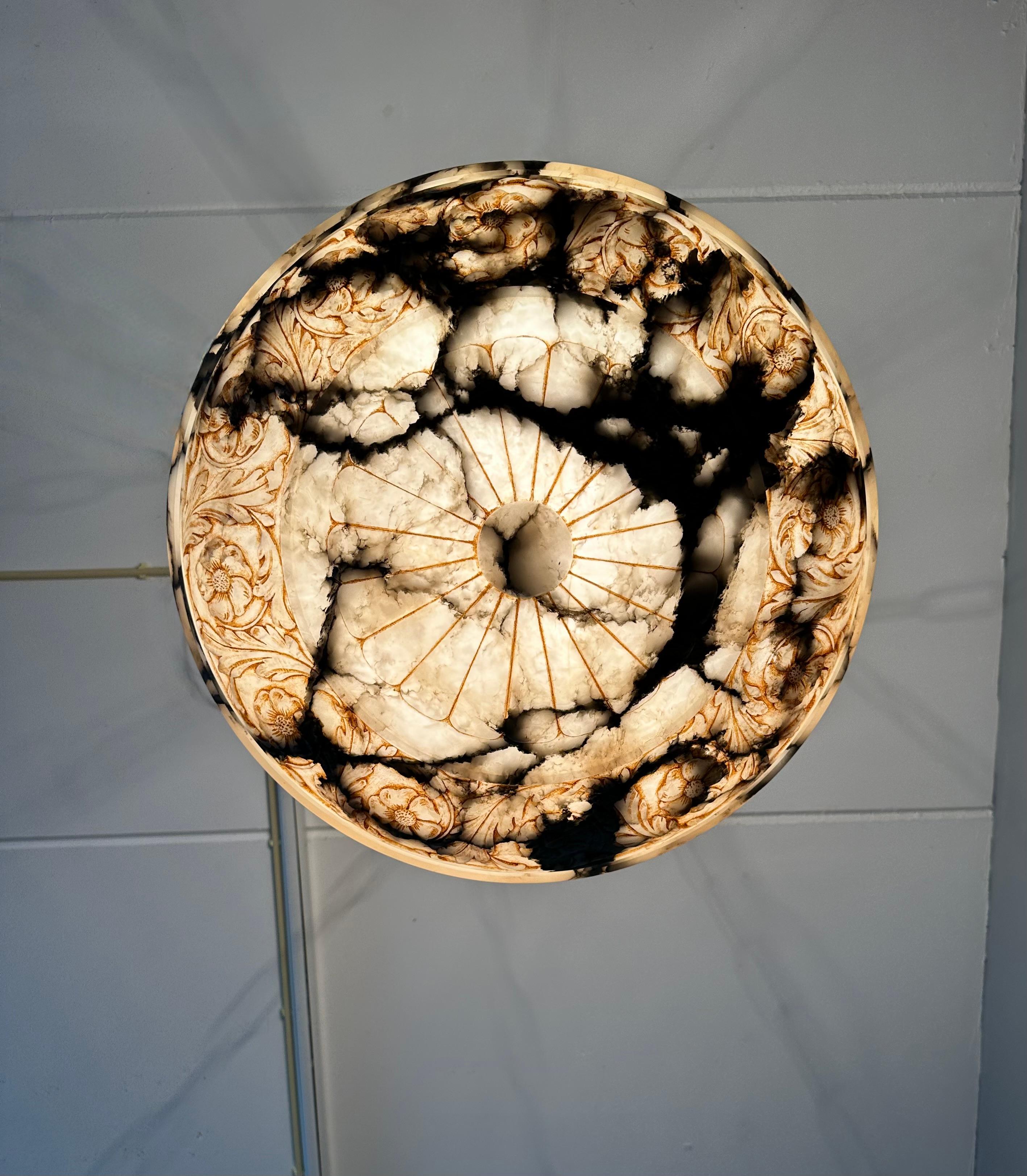 Enormous 25.2Ø Hand Carved Antique Alabaster Floral Pendant / Chandelier 1910s en vente 5
