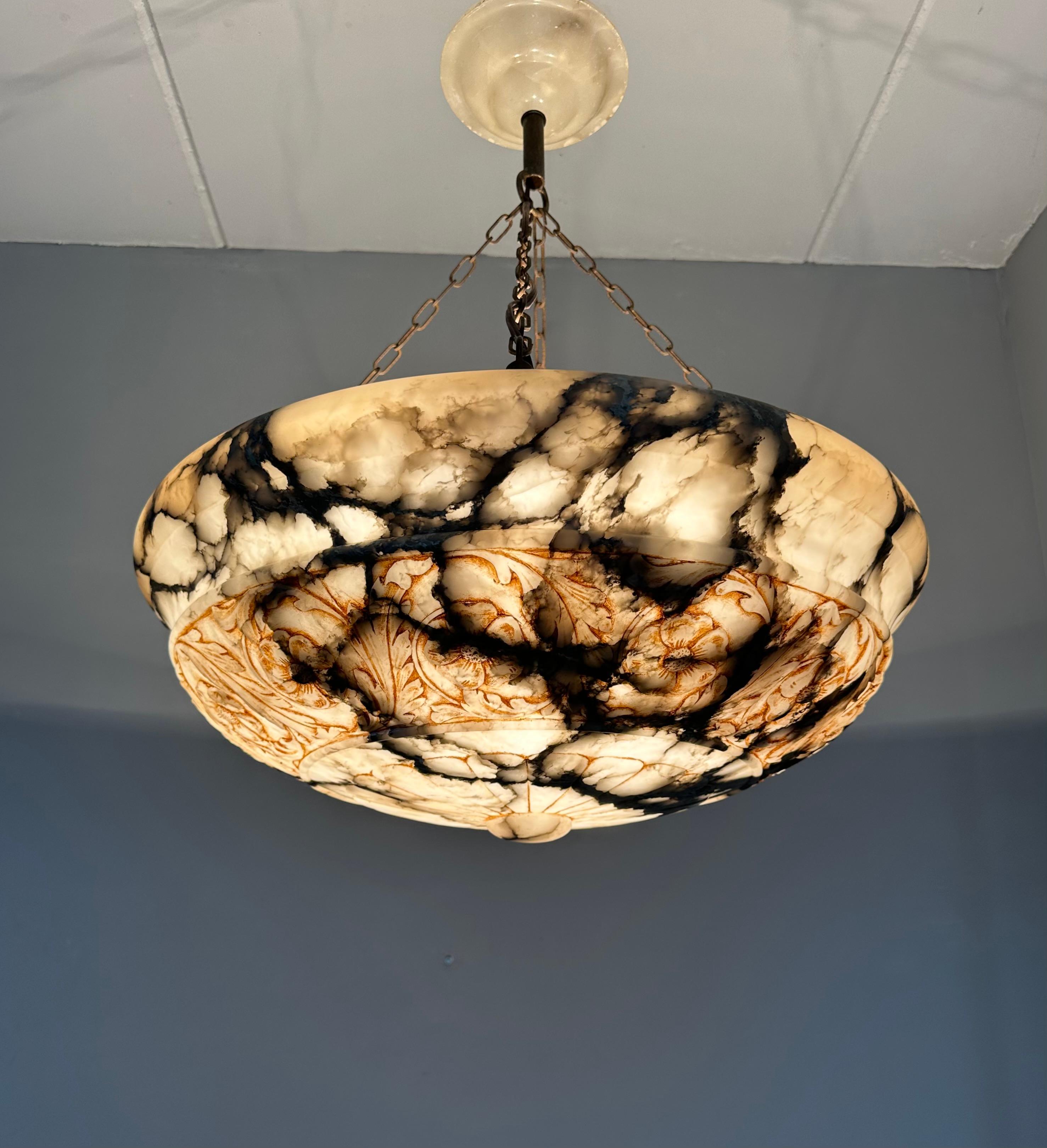 Enormous 25.2Ø Hand Carved Antique Alabaster Floral Pendant / Chandelier 1910s en vente 8