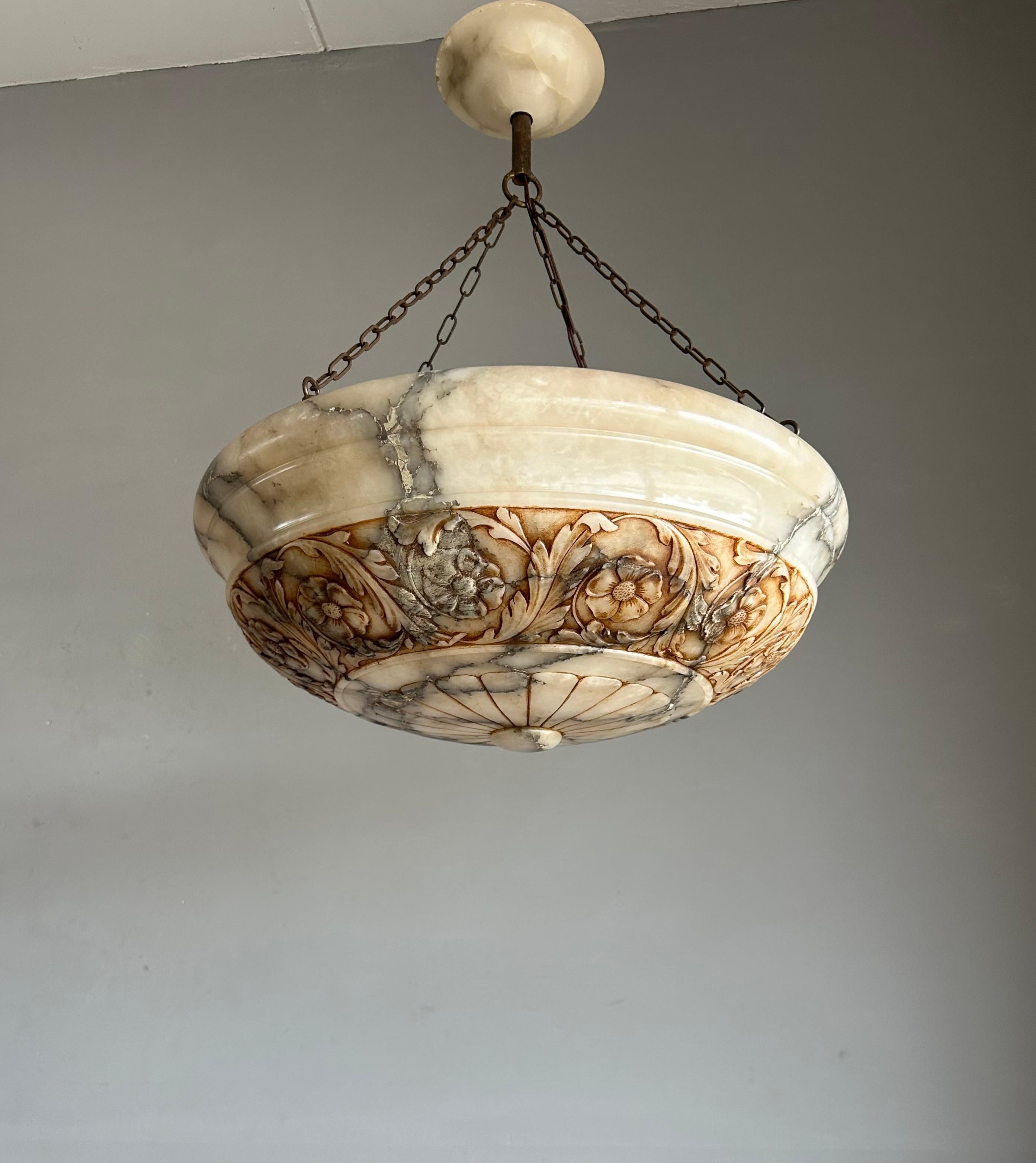 Enormous 25.2Ø Hand Carved Antique Alabaster Floral Pendant / Chandelier 1910s en vente 11