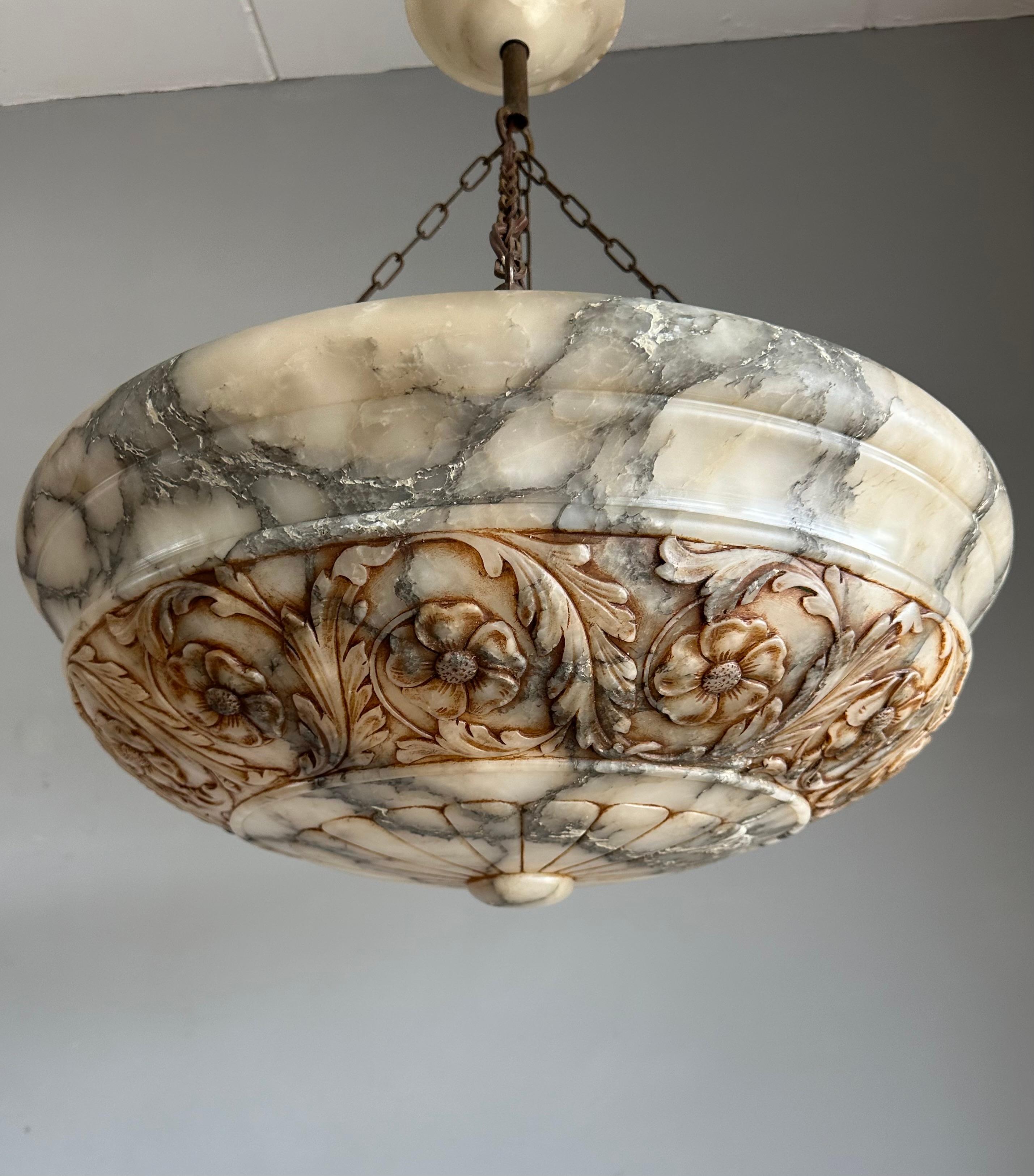 Enormous 25.2Ø Hand Carved Antique Alabaster Floral Pendant / Chandelier 1910s Bon état - En vente à Lisse, NL