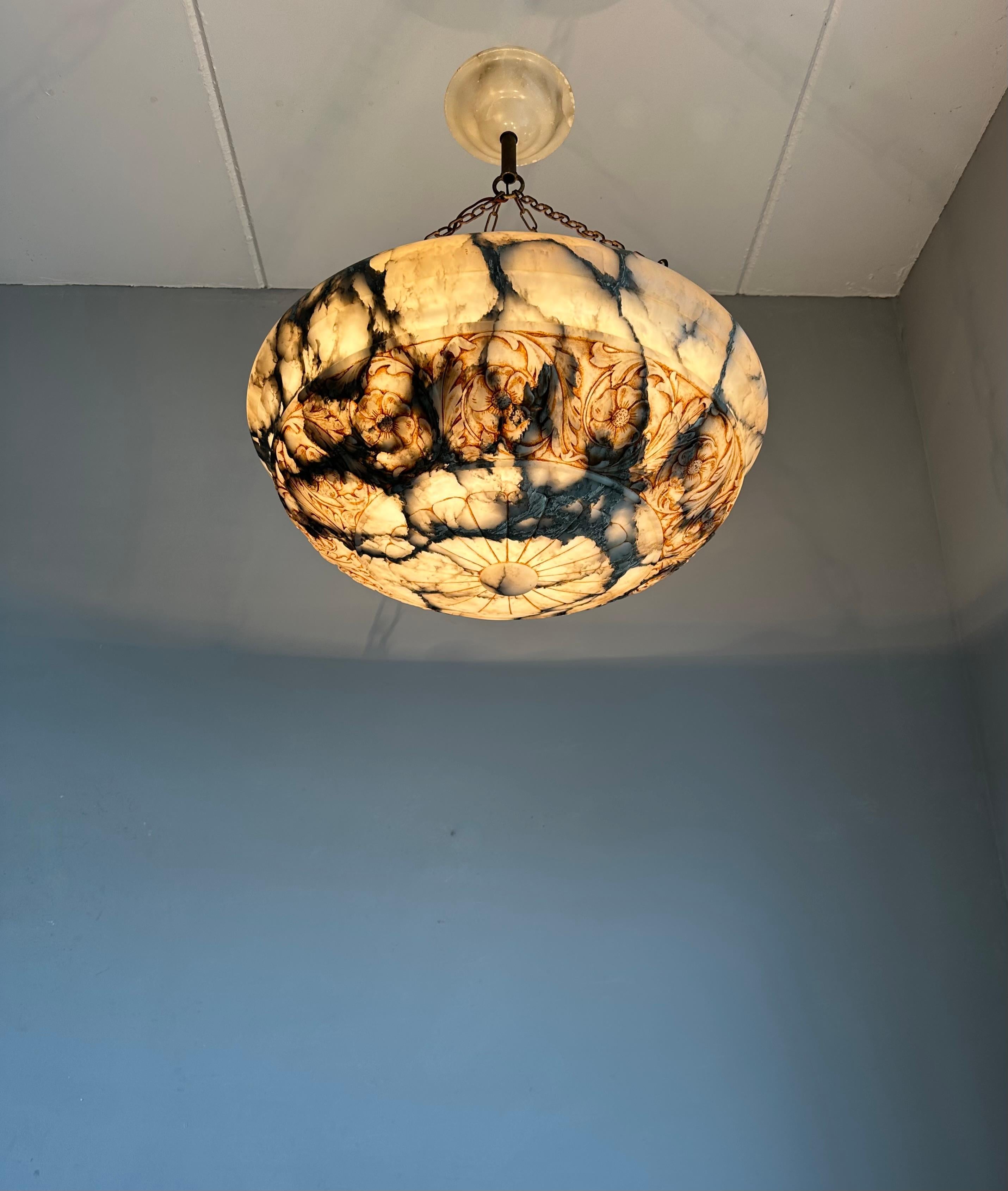 20ième siècle Enormous 25.2Ø Hand Carved Antique Alabaster Floral Pendant / Chandelier 1910s en vente
