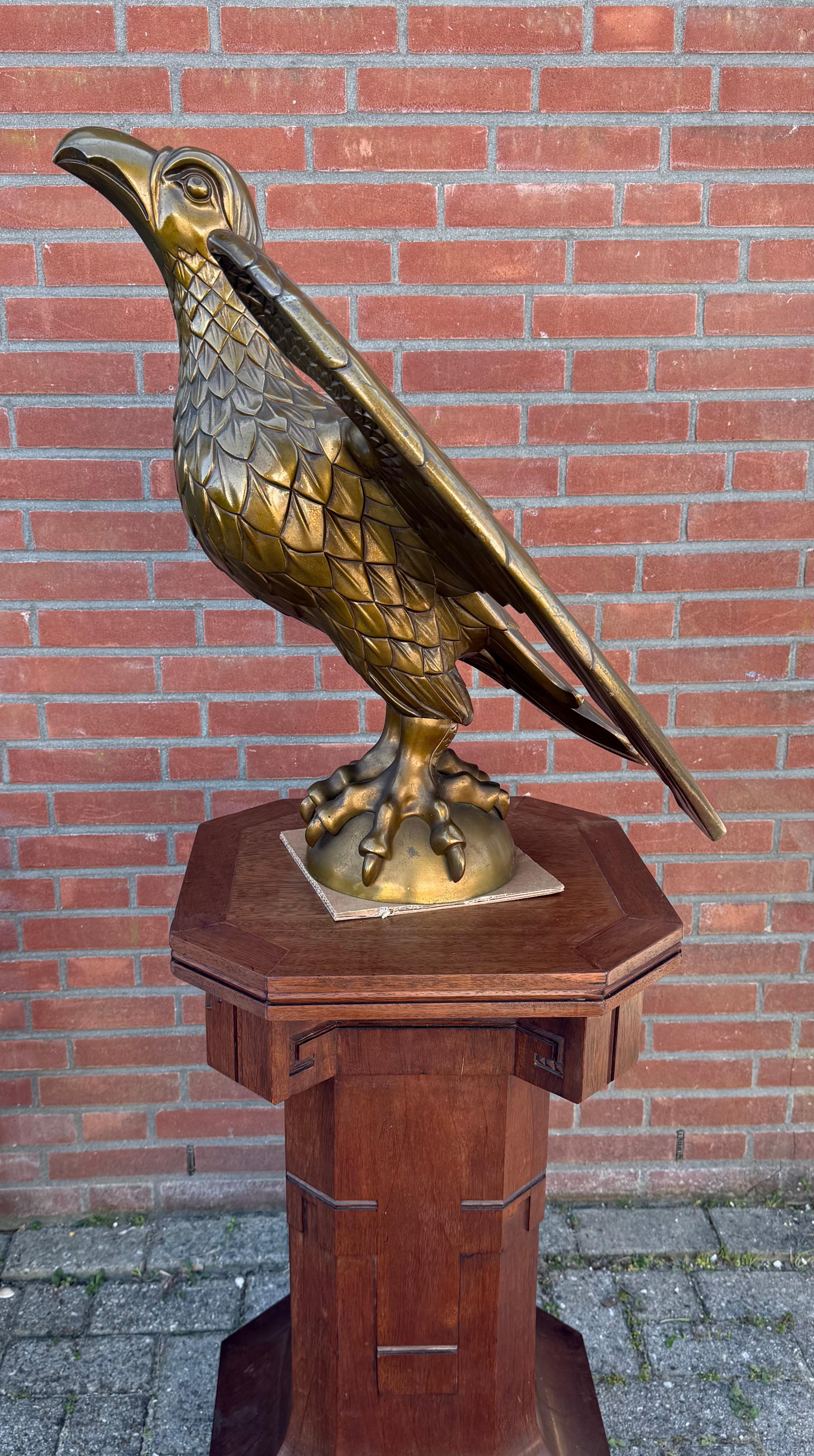 Enorme antike Bronze Eagle Skulptur Church Bible Stand oder Saint John Lectern im Zustand „Gut“ im Angebot in Lisse, NL