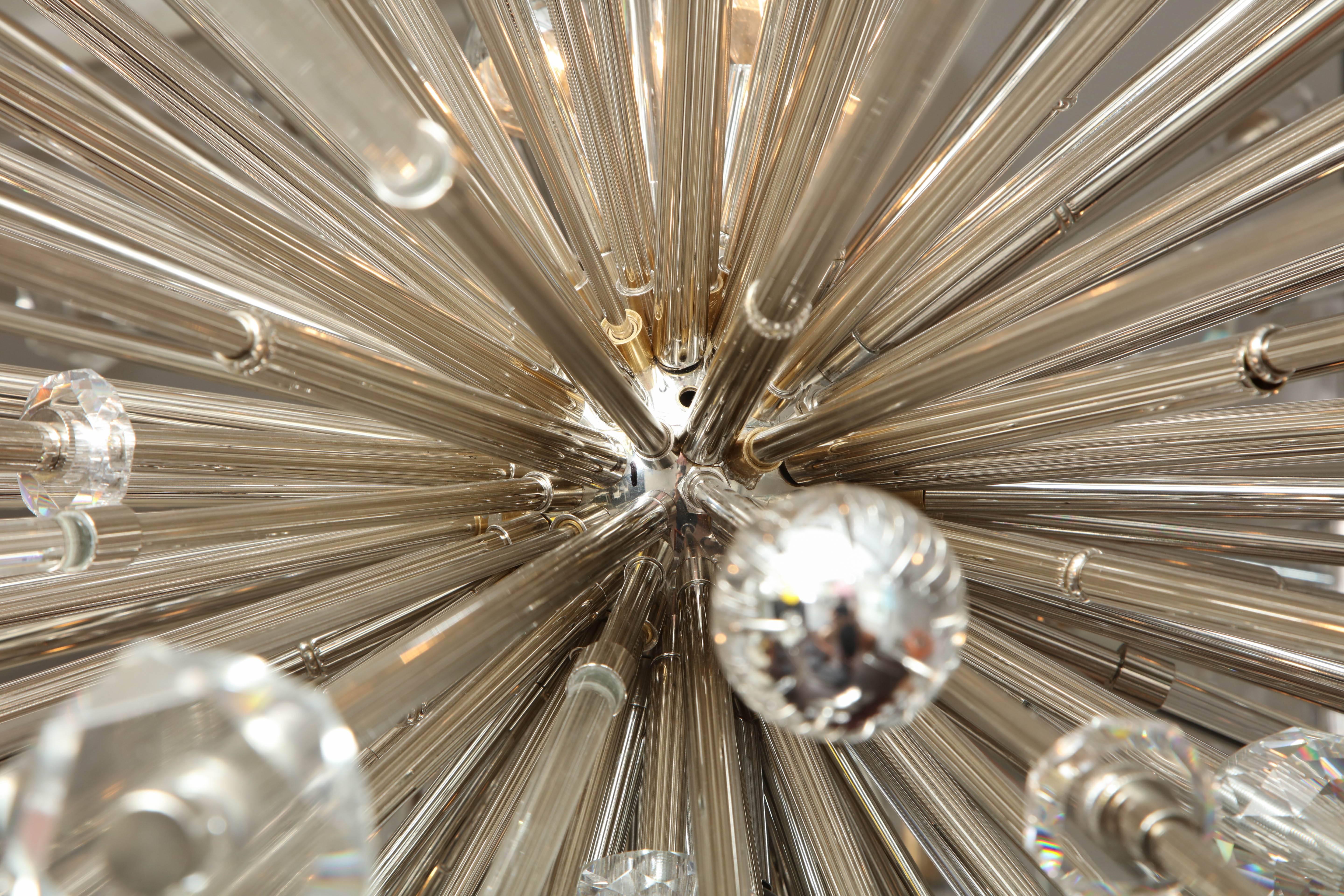Enorme araña Sputnik de cristal austriaco y varillas de vidrio hecha a medida Moderno en venta