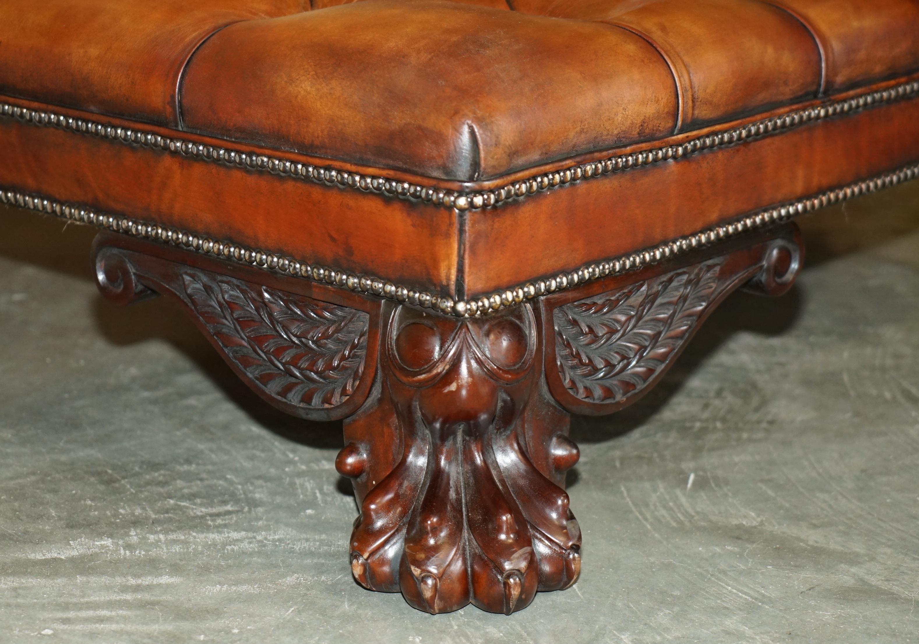 ENORMOUS FullY RESTORED BROWN LEATHER CHESTERFiELD TUFTED HEARTH FOOTSTOOL (Englisch) im Angebot