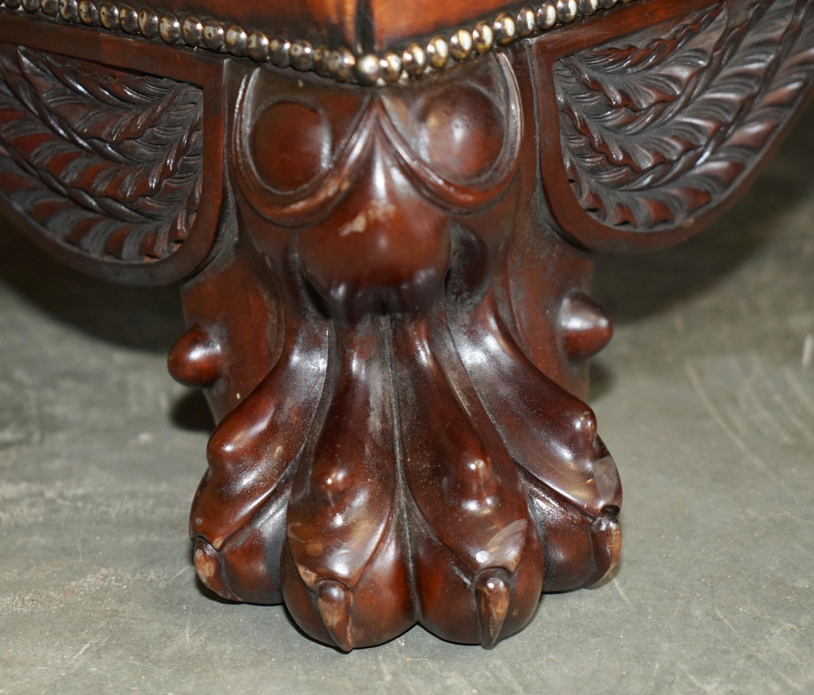 ENORMOUS FullY RESTORED BROWN LEATHER CHESTERFiELD TUFTED HEARTH FOOTSTOOL (Handgefertigt) im Angebot