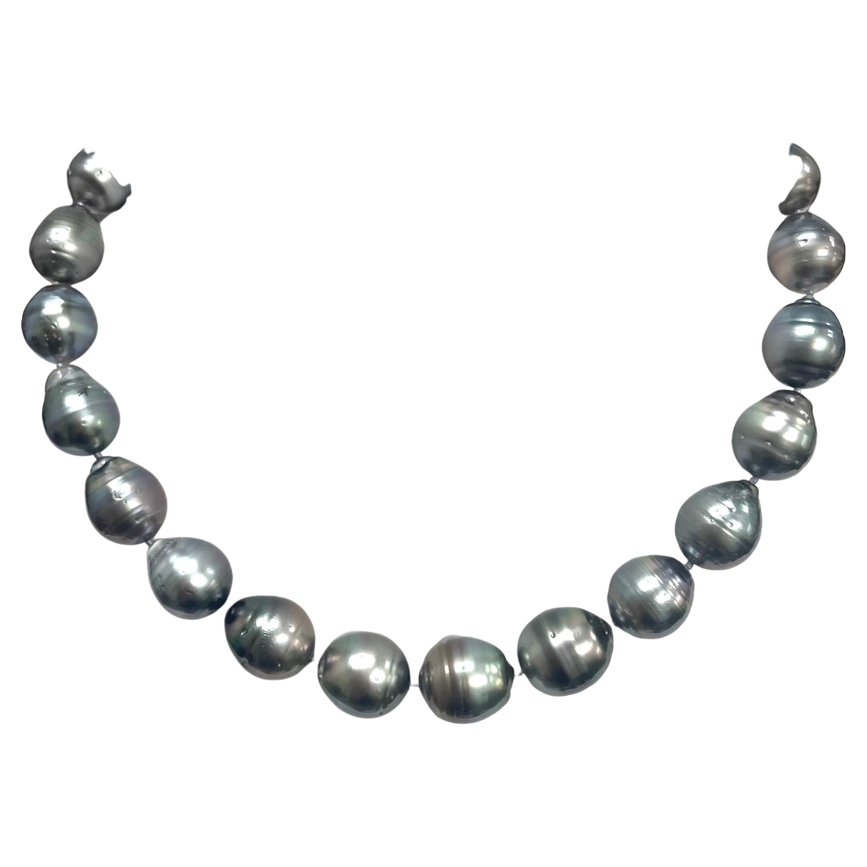 Enormous Gray Tahitian Pearl Necklace For Sale 4