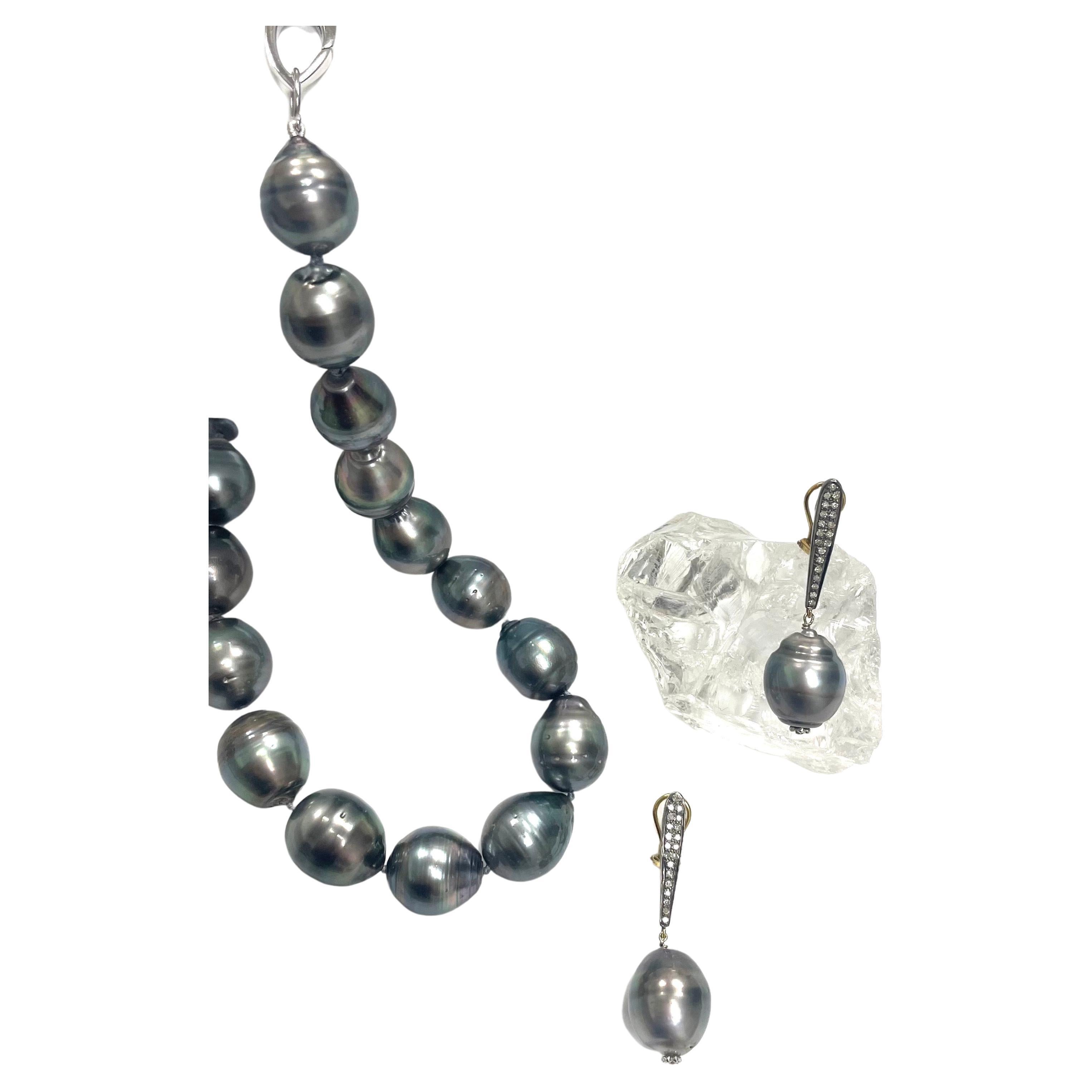 Énorme collier de perles grises de Tahiti en vente 3