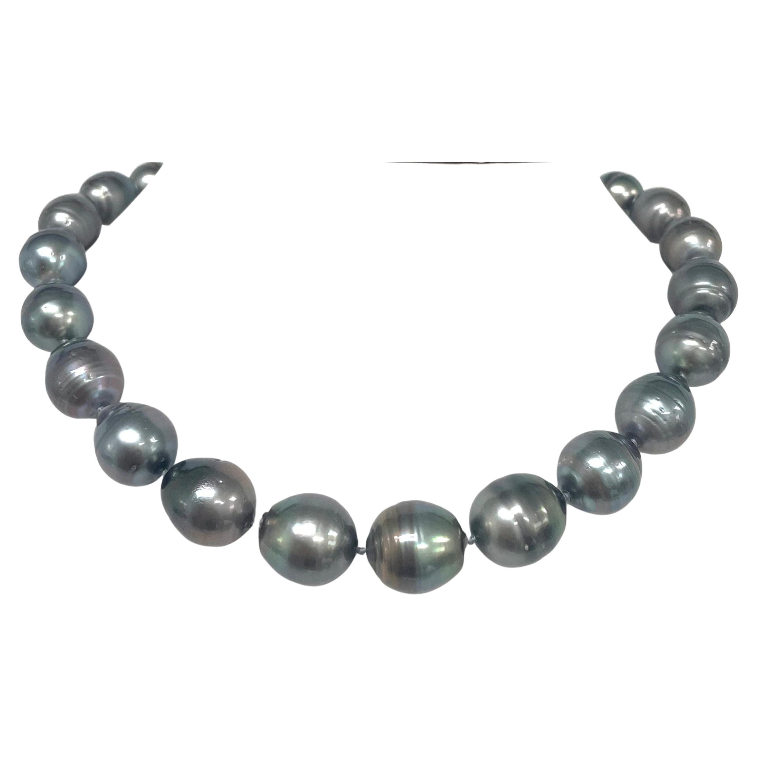 Énorme collier de perles grises de Tahiti Pour femmes en vente