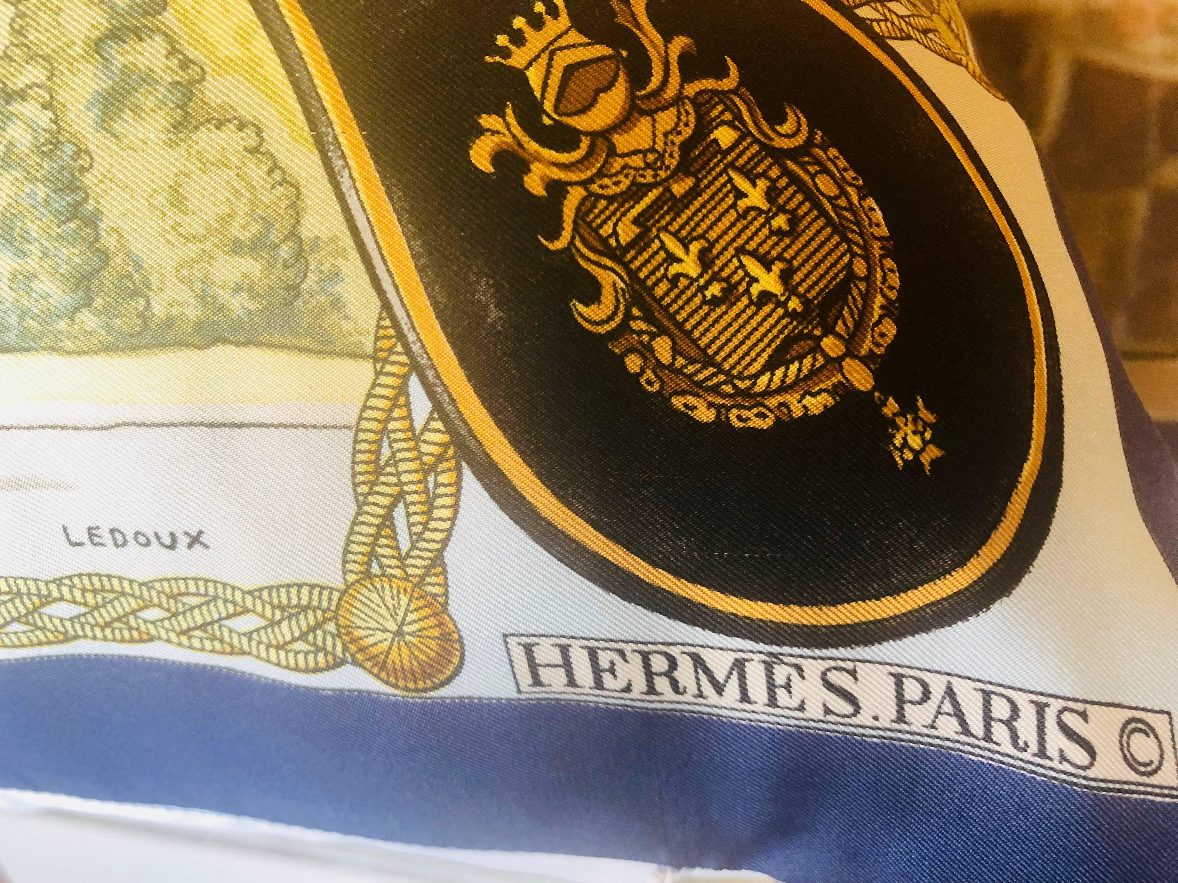 Soie Hermès, Hollywood Regency Style, Large Square Pillow, Vintage Silk Scarf, 1990 en vente