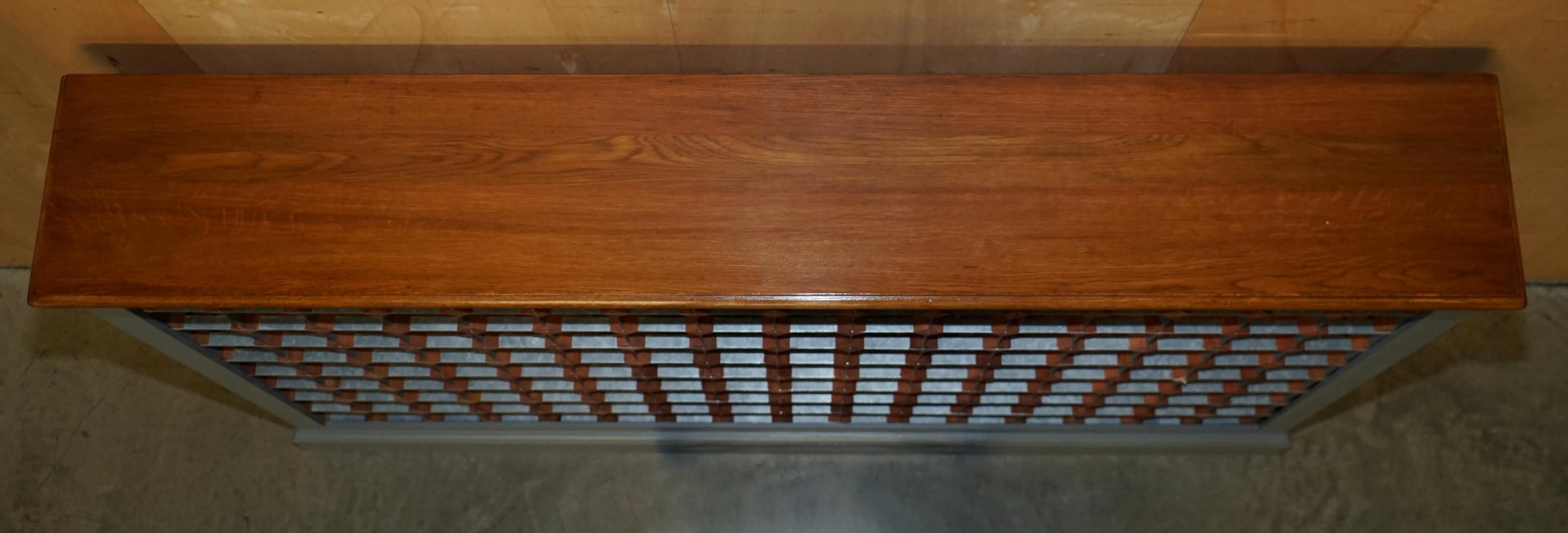 Fait main Énorme vendeur de vêtements vintage récupéré 144 BOTTLE WINE CHAMPAGNE RACK en vente