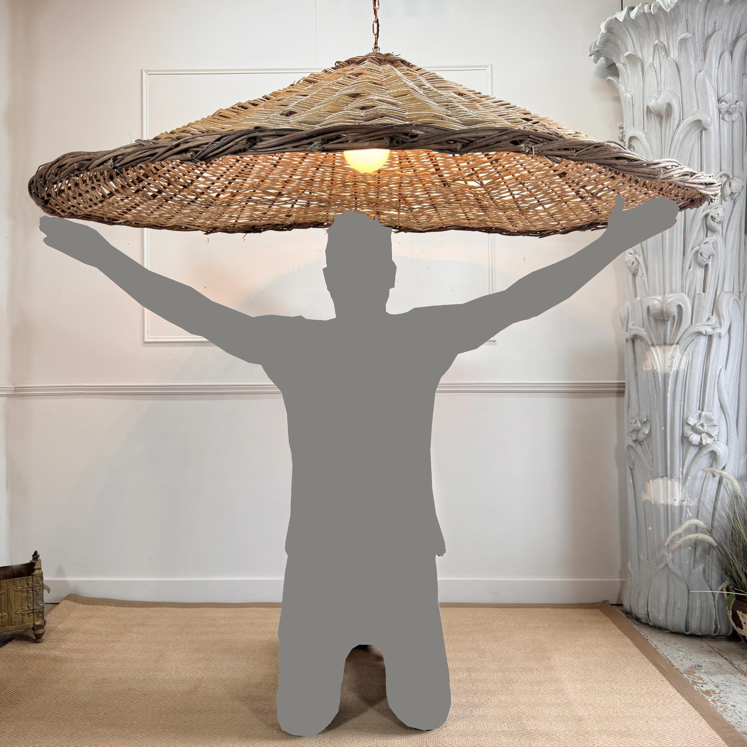 Enorme parasole in vimini a soffitto In condizioni buone in vendita a Hastings, GB