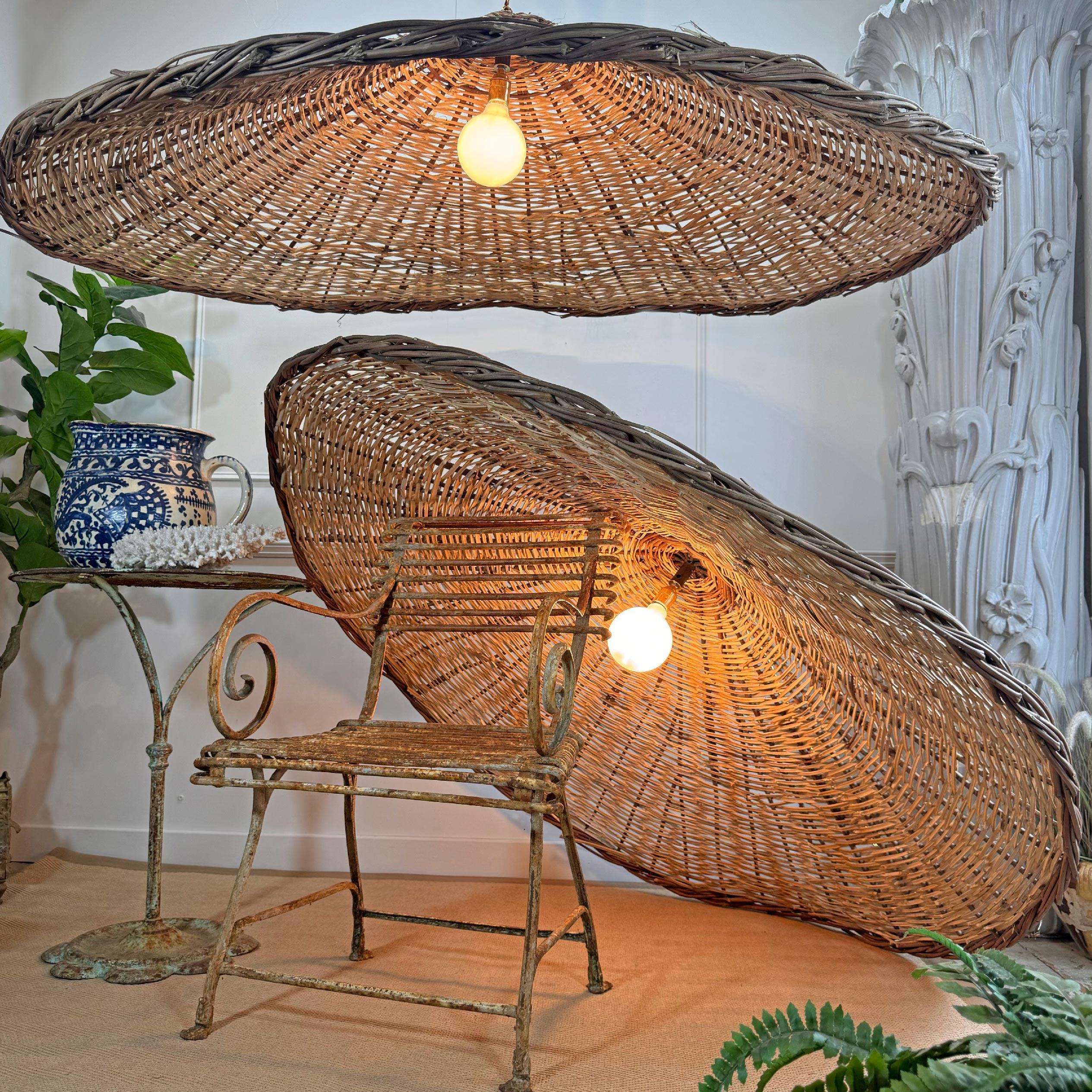 Enorme parasole in vimini a soffitto in vendita 1
