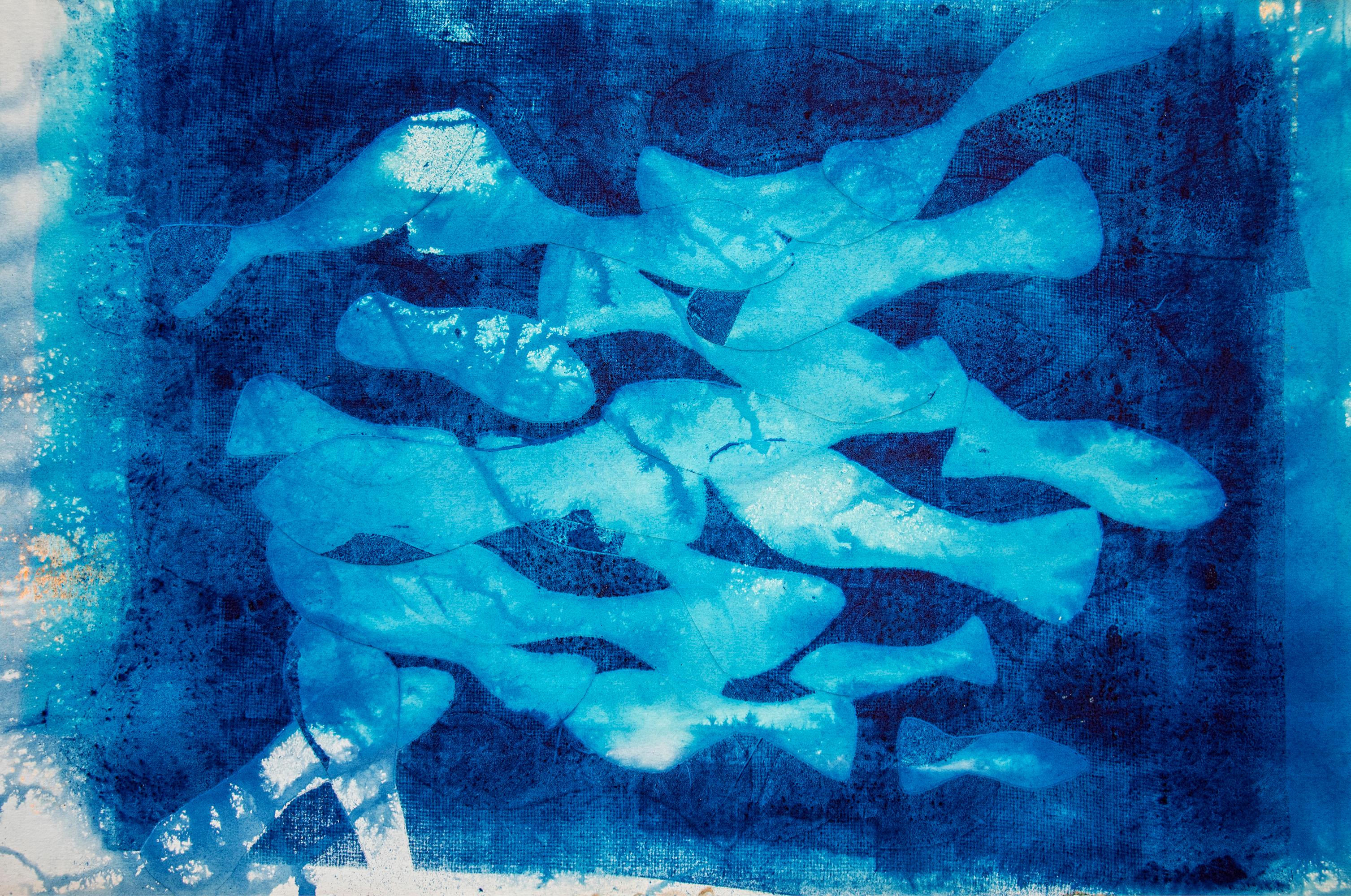 Marina Abismal, Pintura Técnica Mixta, Tonos Azules, Patrones de Peces Mediterráneos