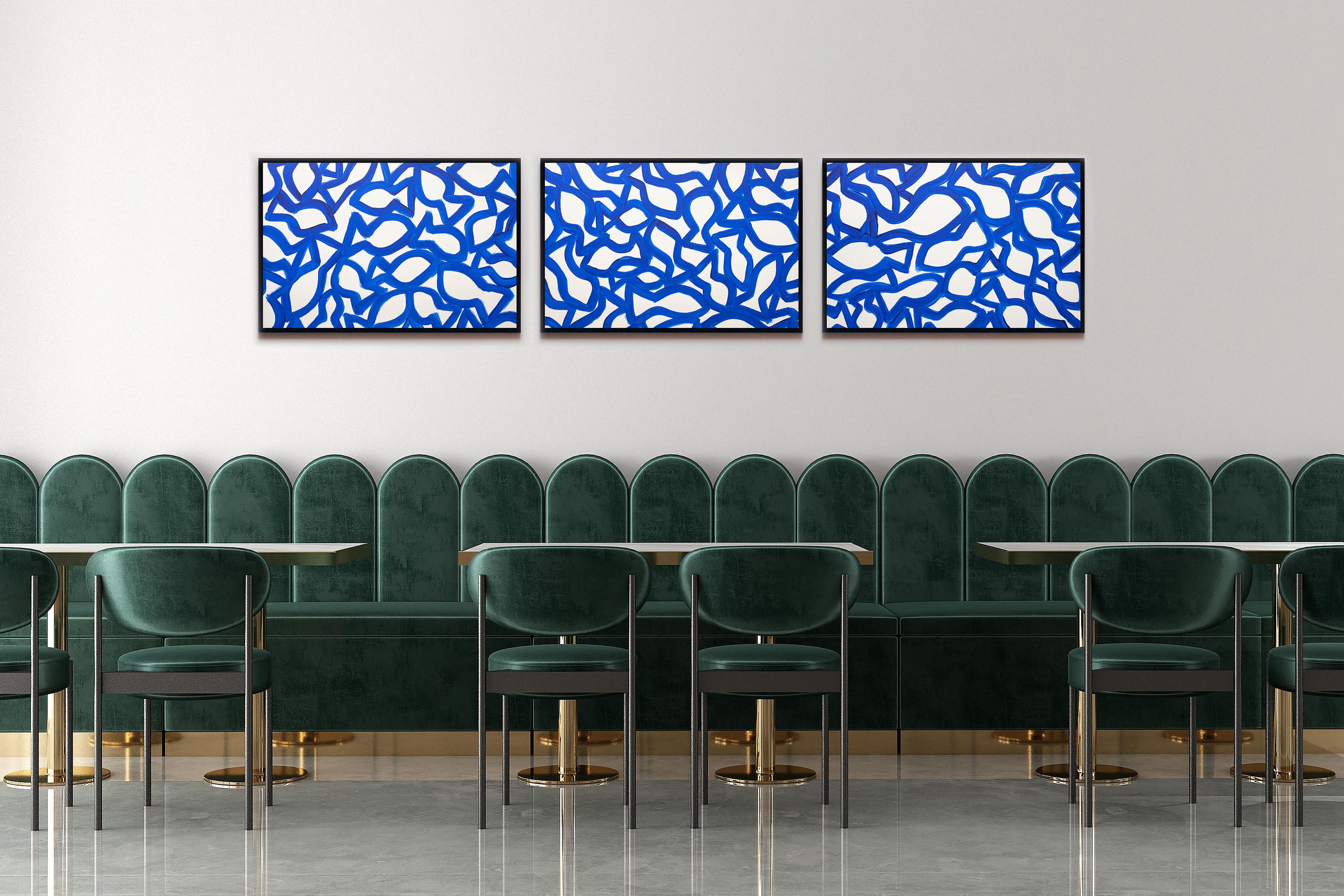 Marina Triptychon, Abstrakte Fischformen auf Papier, mediterranes blau-weißes Muster im Angebot 5