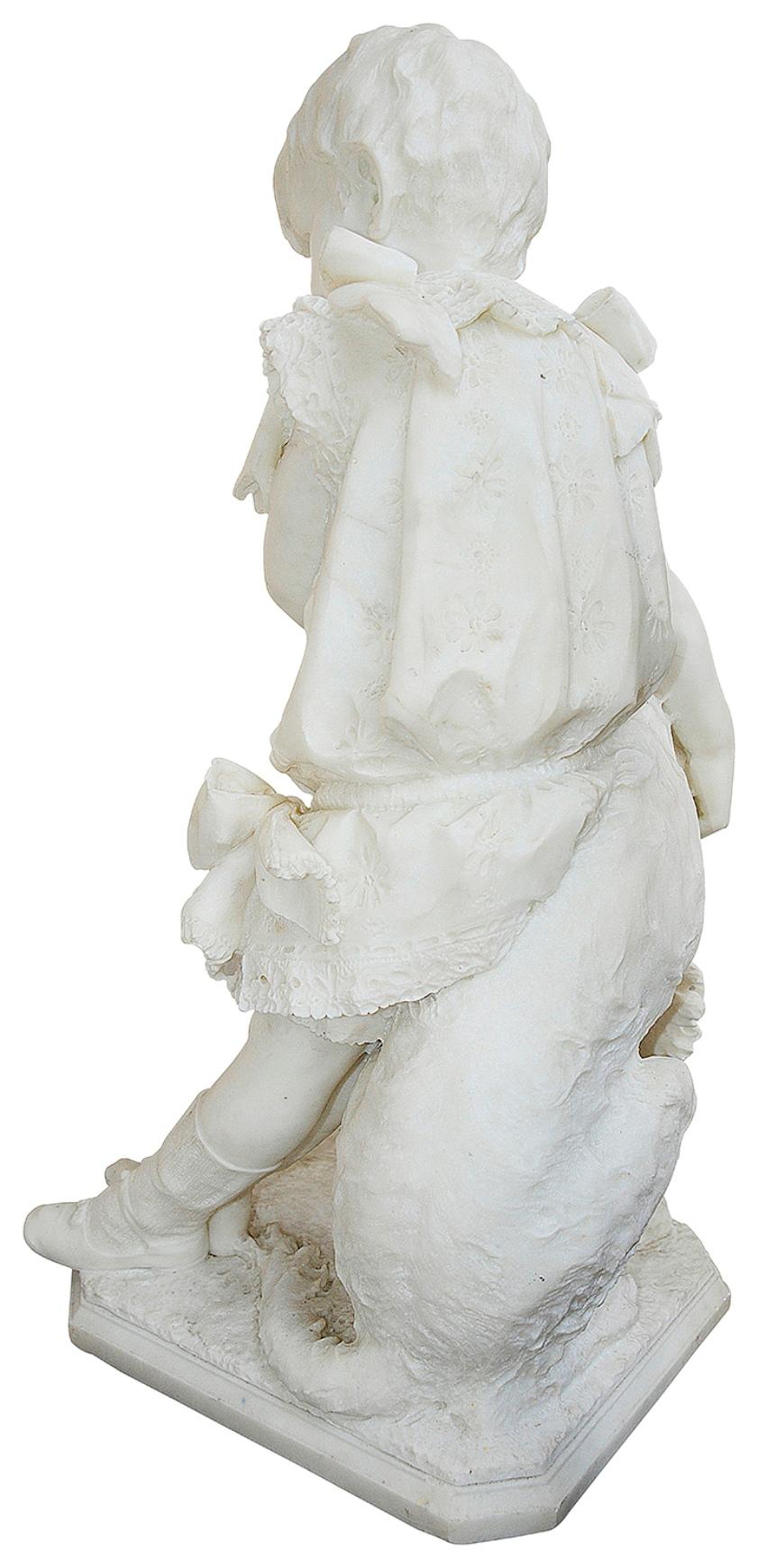 Enrico Astorri, estatua de mármol del siglo XIX de niño con perro en Bueno Estado en Brighton, Sussex