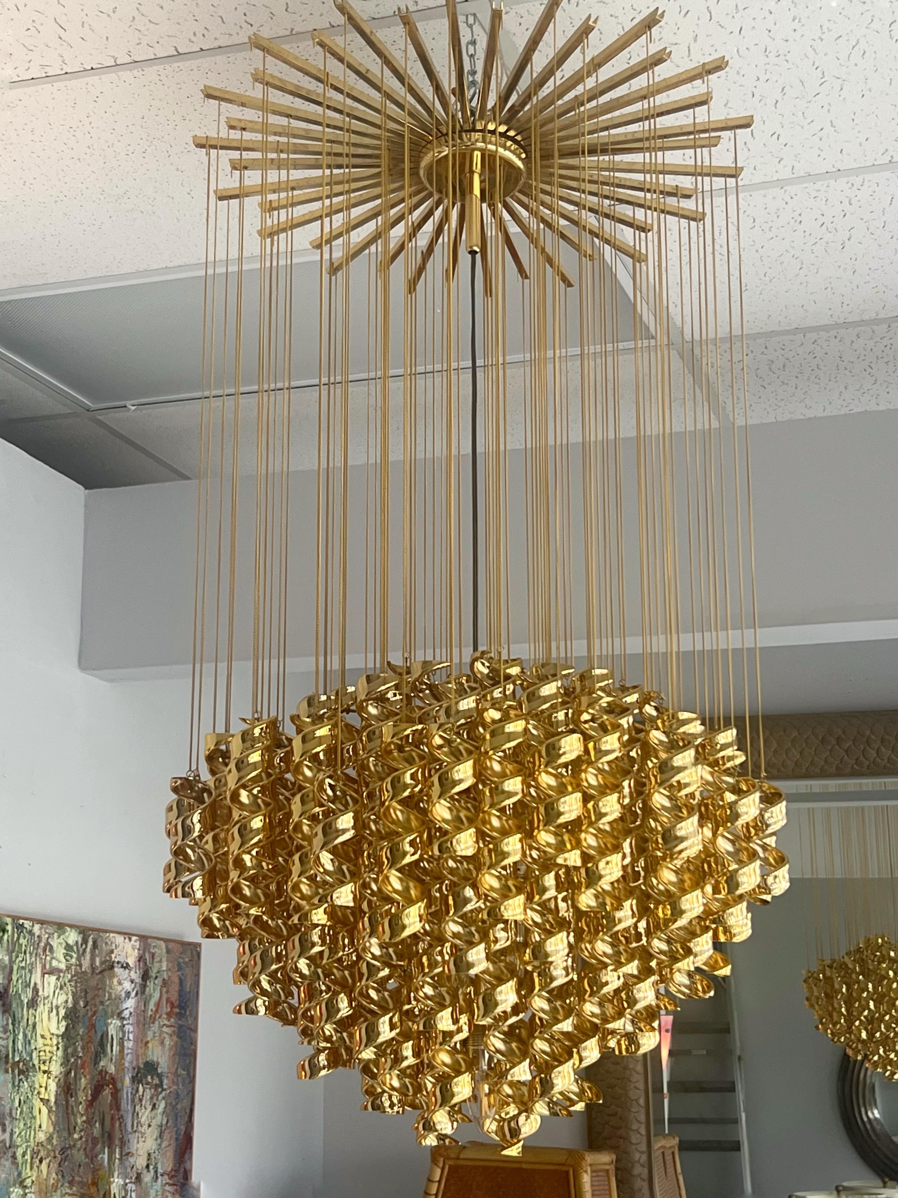 Italiano Enrico Boillat Quattro Zero Mobile Chandelier con Helix Design in vendita
