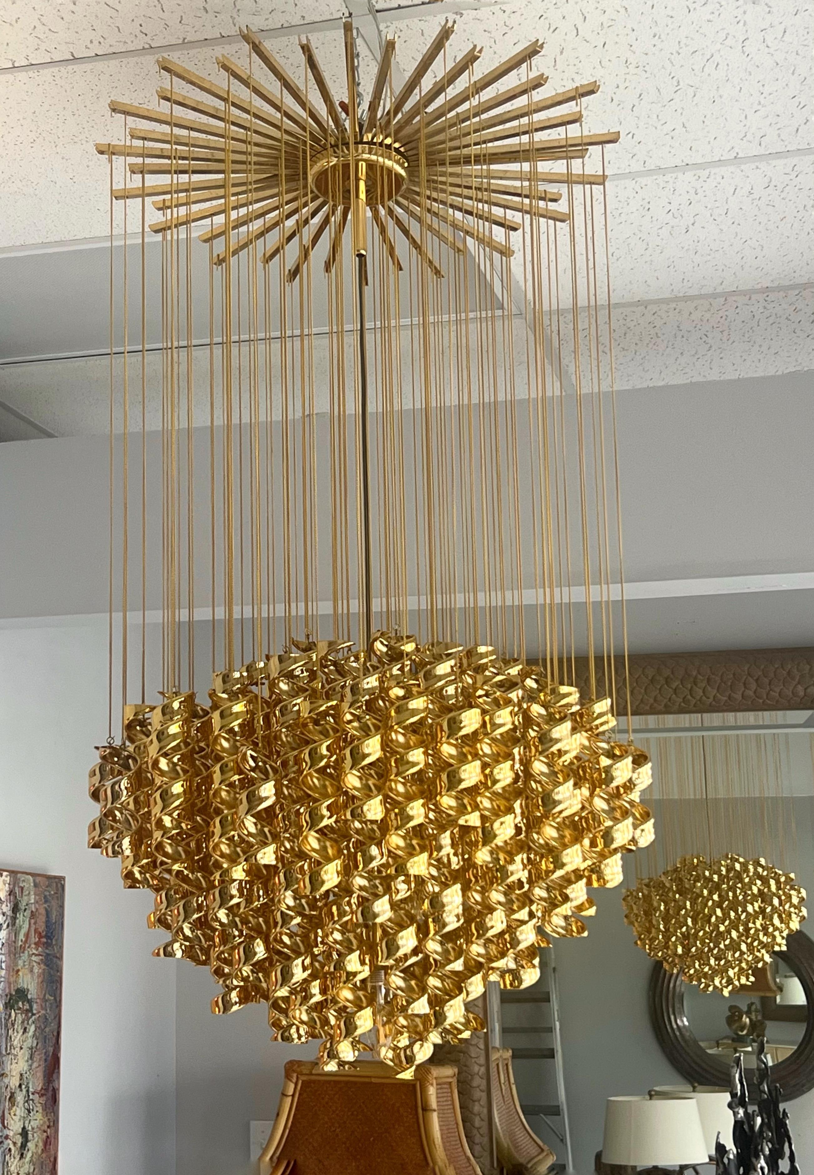 Enrico Boillat Quattro Zero Mobile Chandelier con Helix Design In condizioni buone in vendita a Miami, FL
