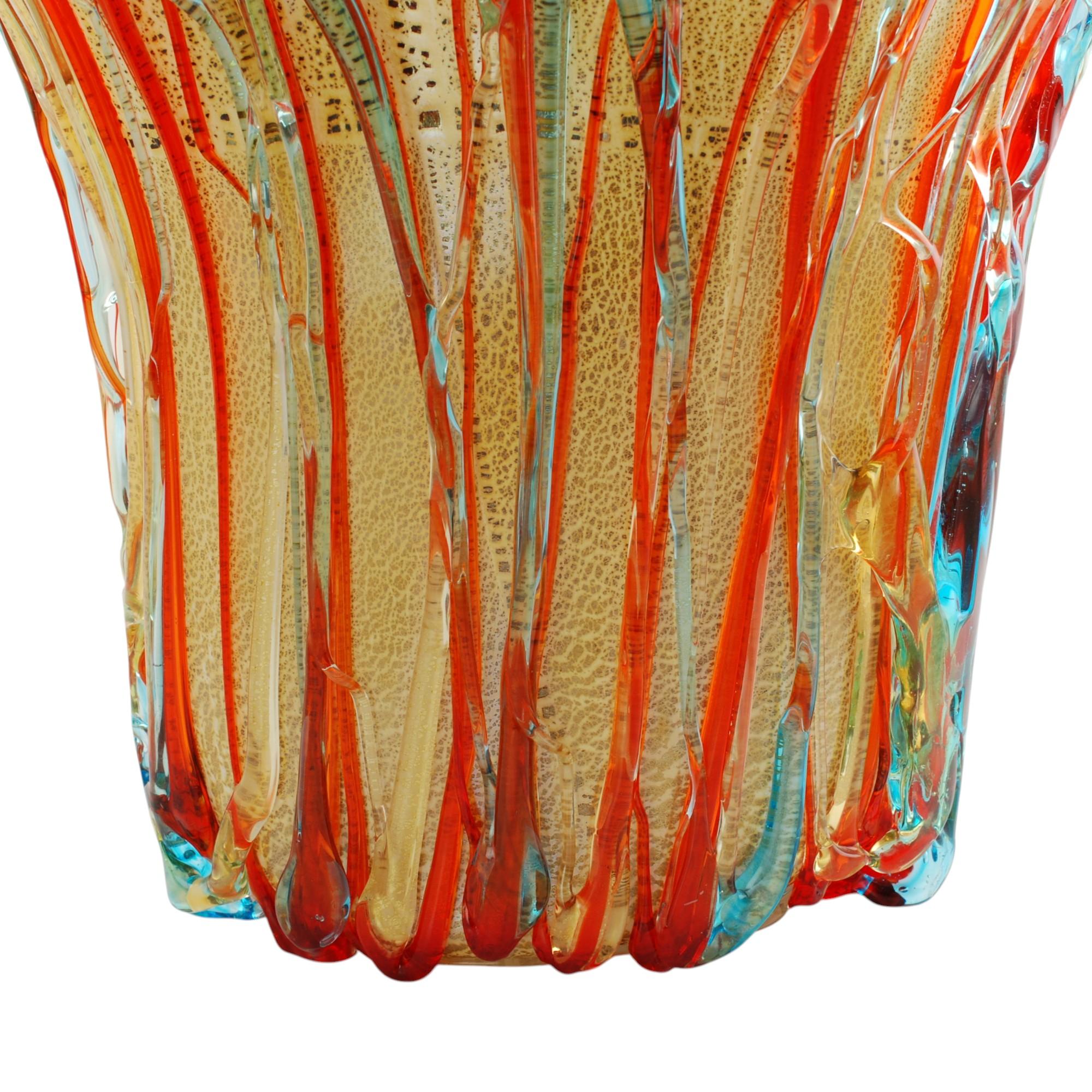 Jarrón de cristal de Murano Foglia d'Oro de Enrico Cammozzo con decoración de cristal aplicado en venta 4