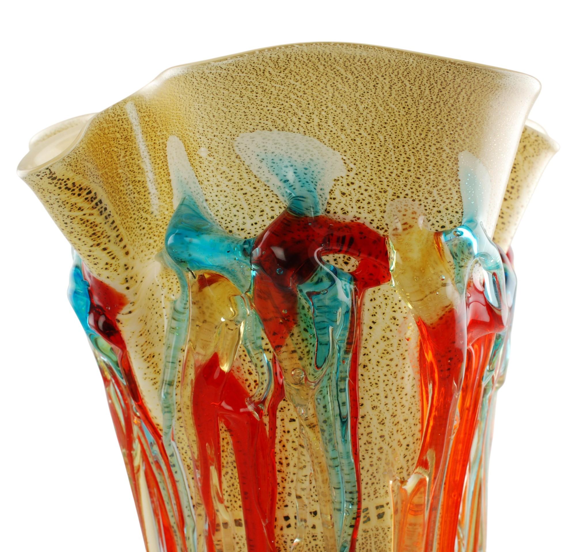 Jarrón de cristal de Murano Foglia d'Oro de Enrico Cammozzo con decoración de cristal aplicado en venta 1