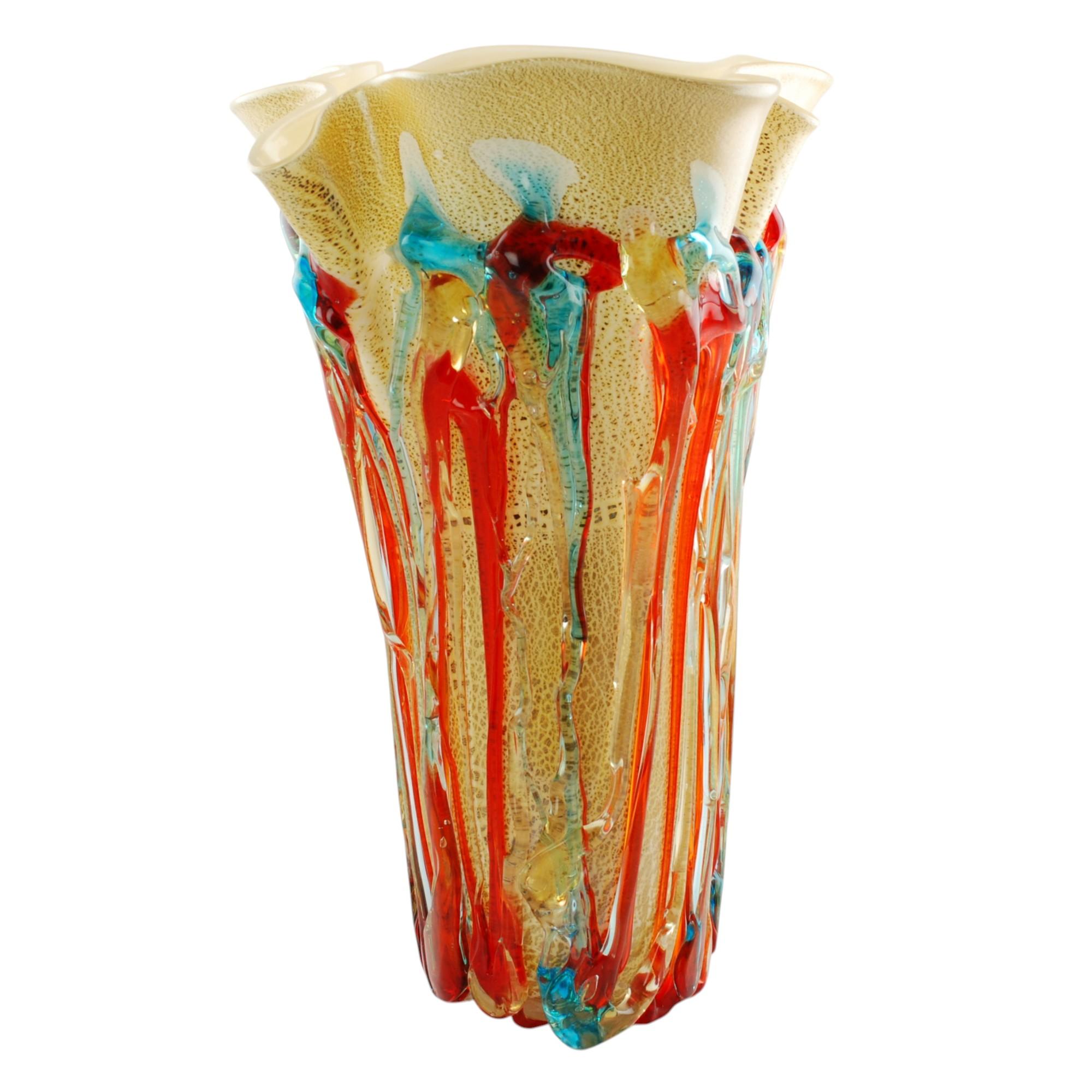 Jarrón de cristal de Murano Foglia d'Oro de Enrico Cammozzo con decoración de cristal aplicado Moderno en venta