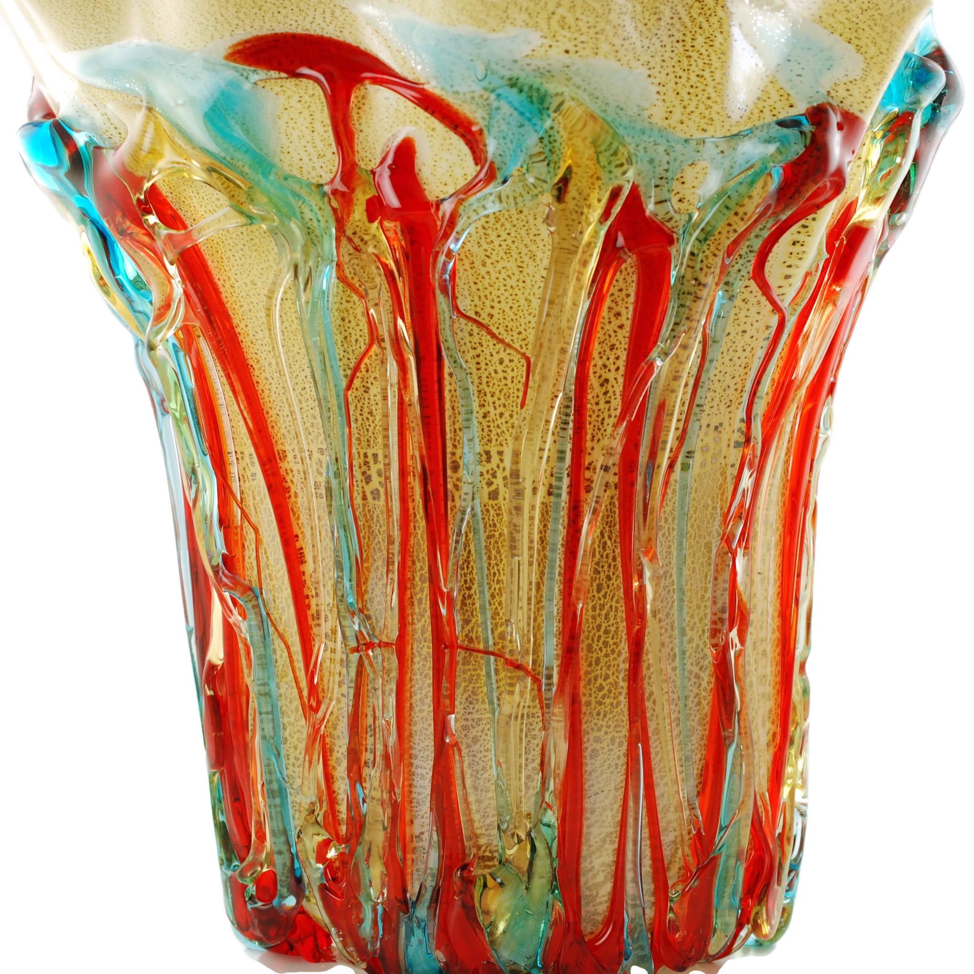 Verre d'art Vase Foglia d'Oro d'Enrico Cammozzo en verre de Murano avec décoration en verre appliqué en vente