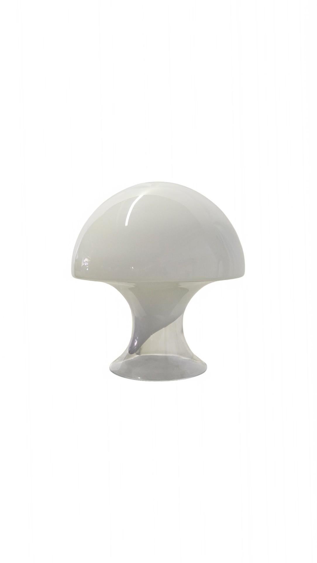 Lampe de table Enrico Capuzzo pour Vistosi, années 1960 Bon état - En vente à Middlesex, NJ