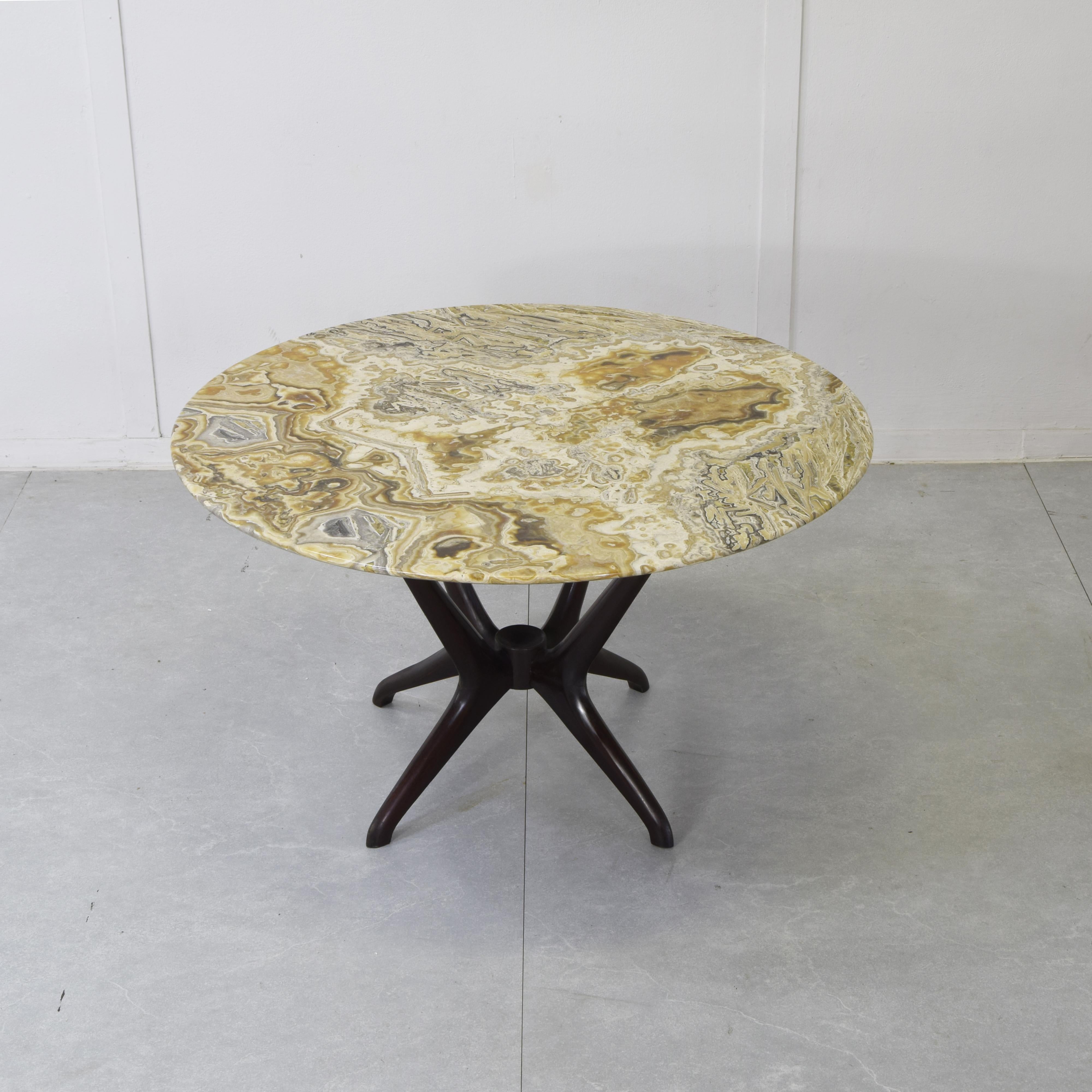 Mid-Century moderno Enrico Ciuti coffee table for Cassina 1950s. in vendita