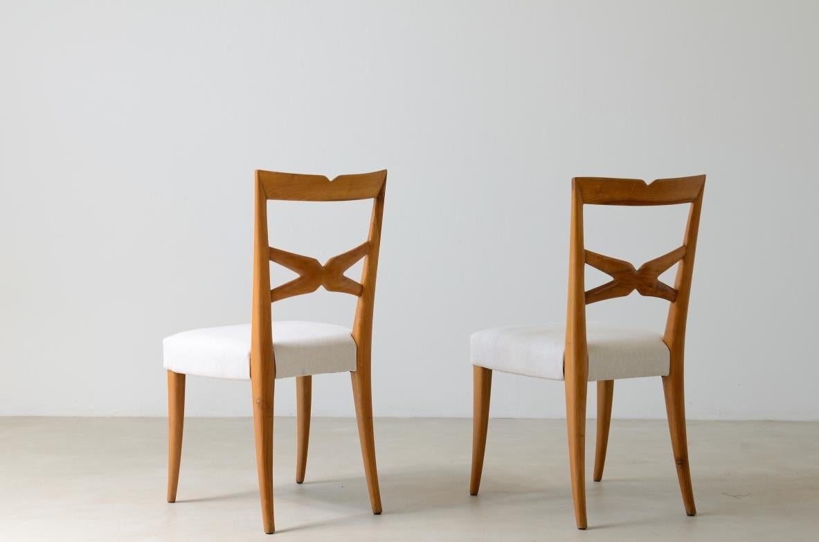 20ième siècle Enrico Ciuti set de 6 chaises élégantes en noyer blond en vente