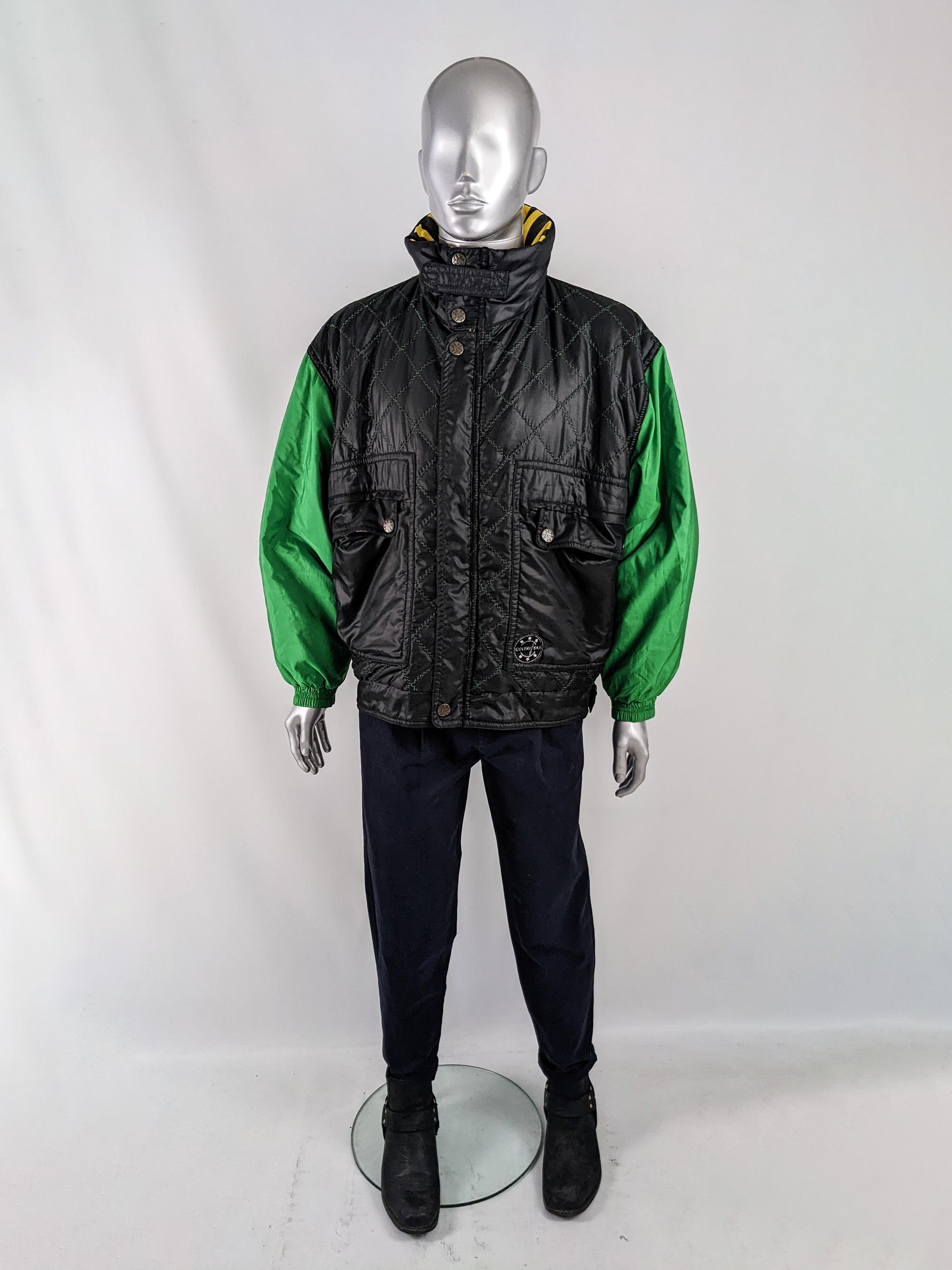 Size: Marked IT 50 / UK 40 which roughly equates to a mens Medium to Large but this gives a loose fit like most bomber jackets. Please check the measurements.
Chest - 54” / 137cm
Waist - 42” / 106cm
Length (Shoulder to Hem) - 26” / 66cm
Shoulder to