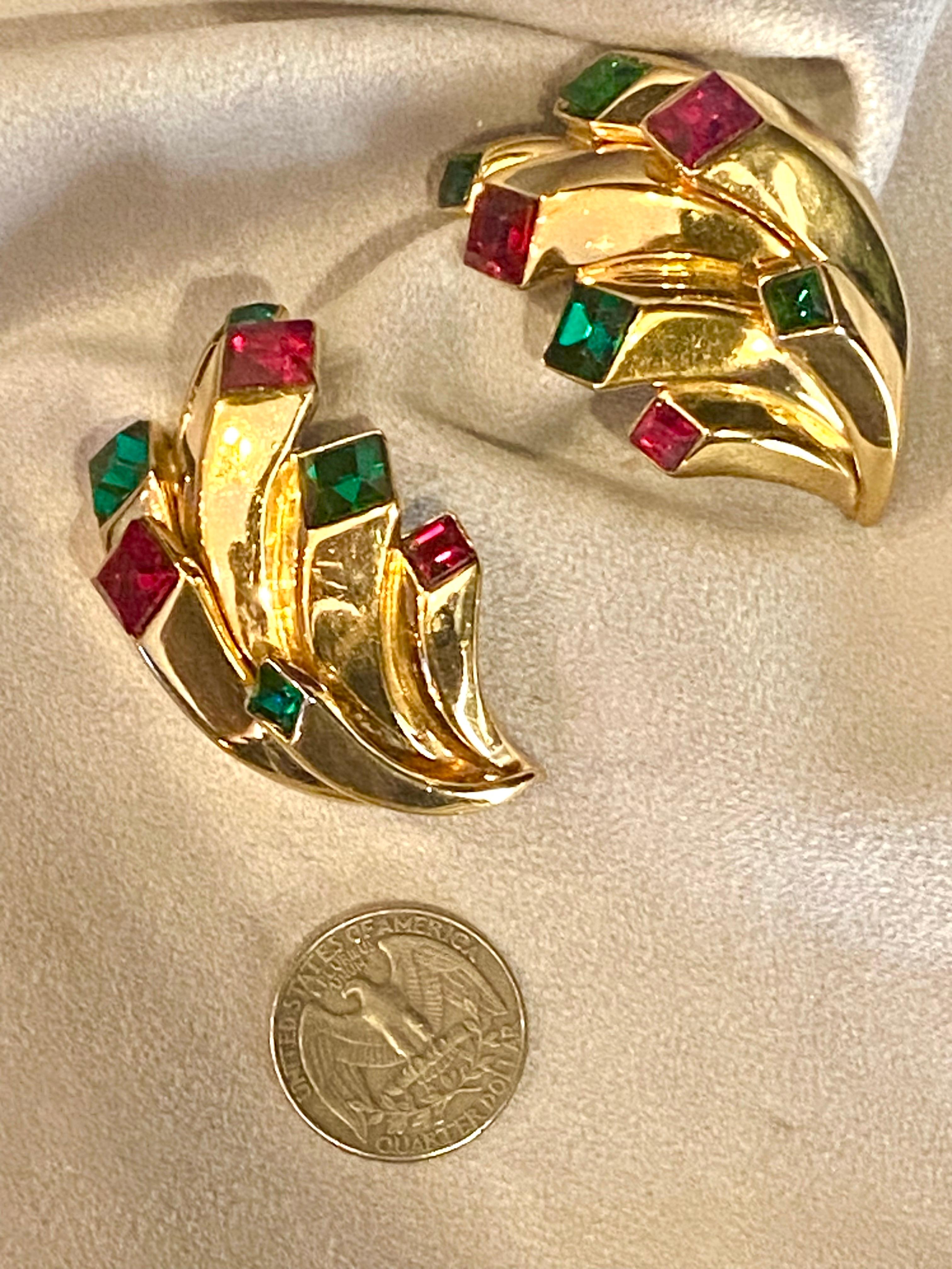 Orecchini scultura Enrico Coveri anni '80 in oro, rosso e verde con strass in vendita 5